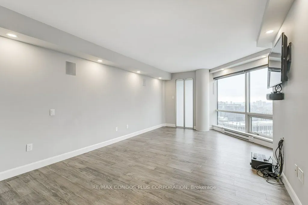 1001 Bay Street, #3211