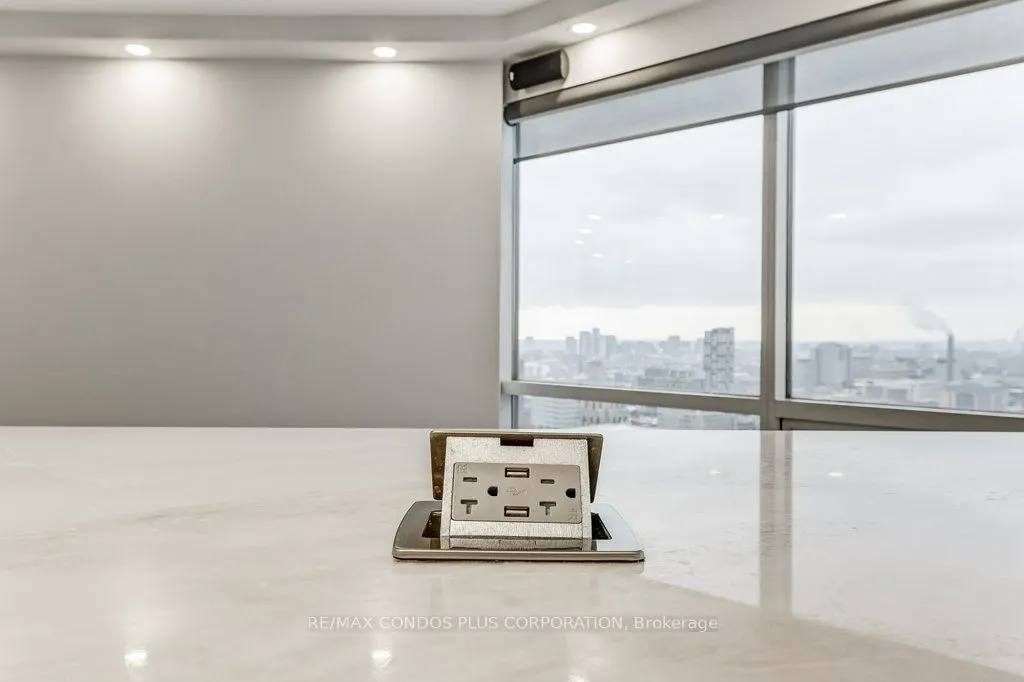 1001 Bay Street, #3211