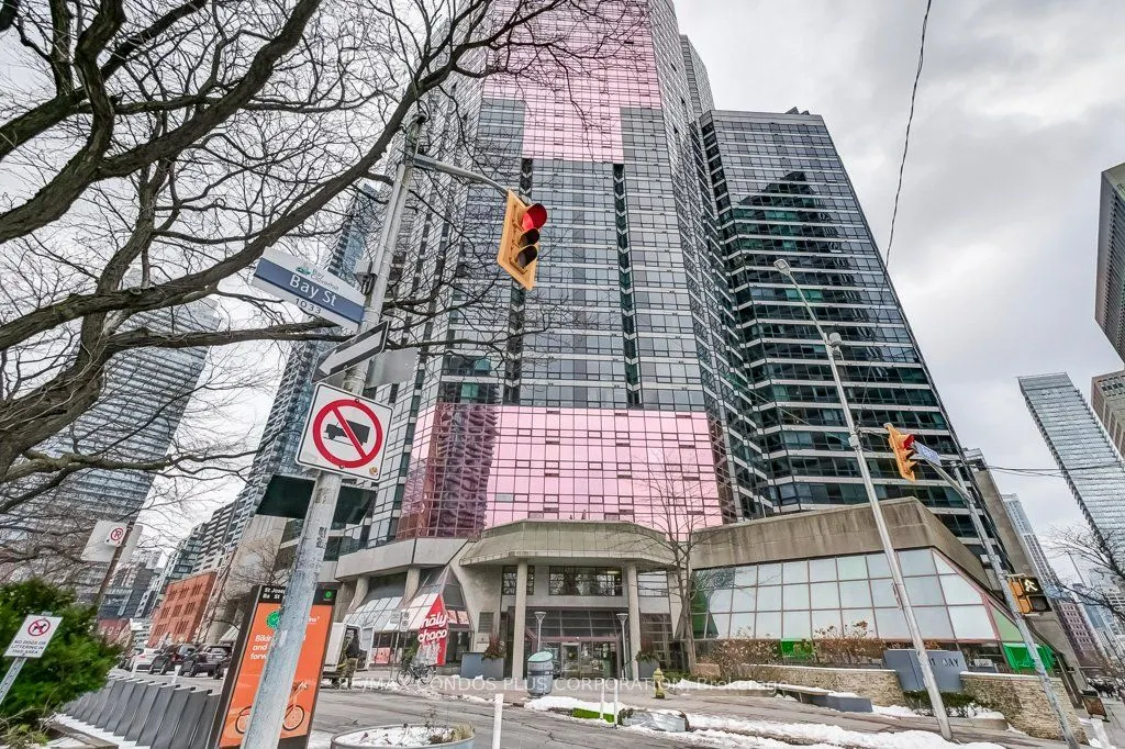 1001 Bay Street, #3211
