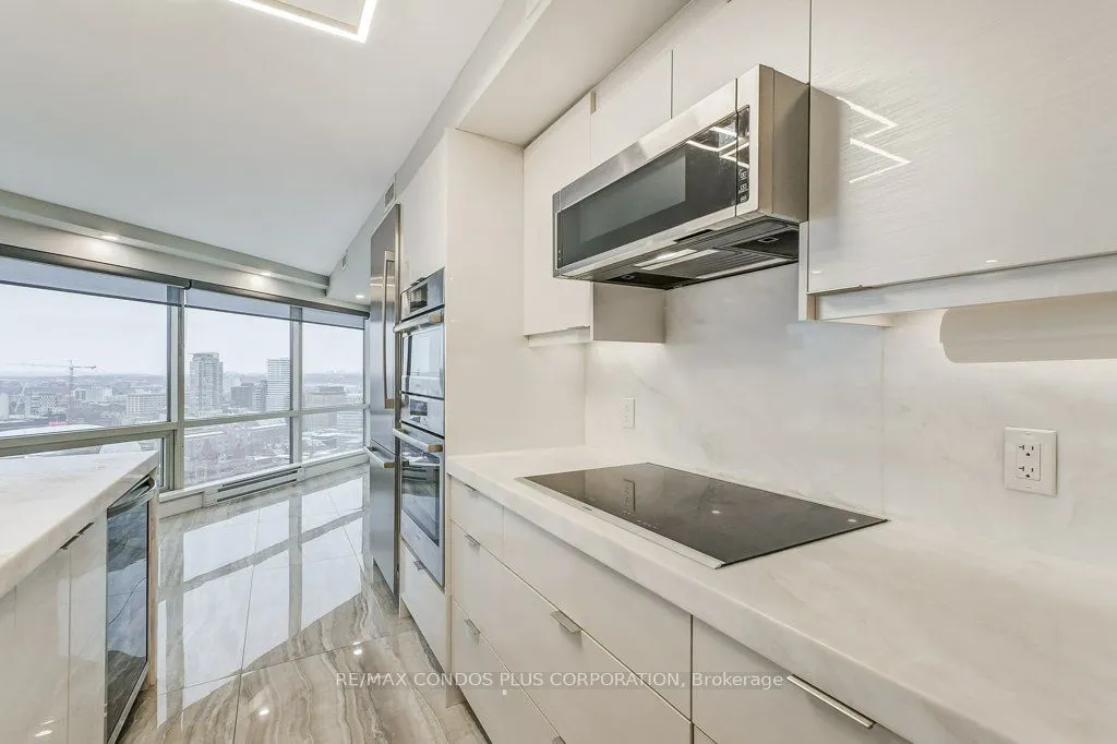 1001 Bay Street, #3211