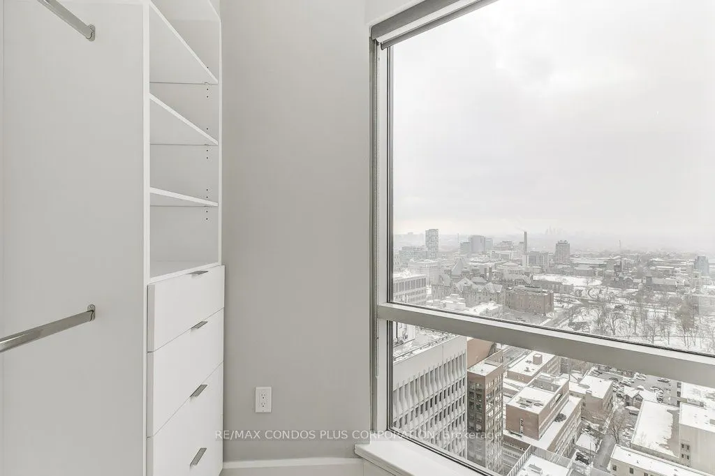 1001 Bay Street, #3211