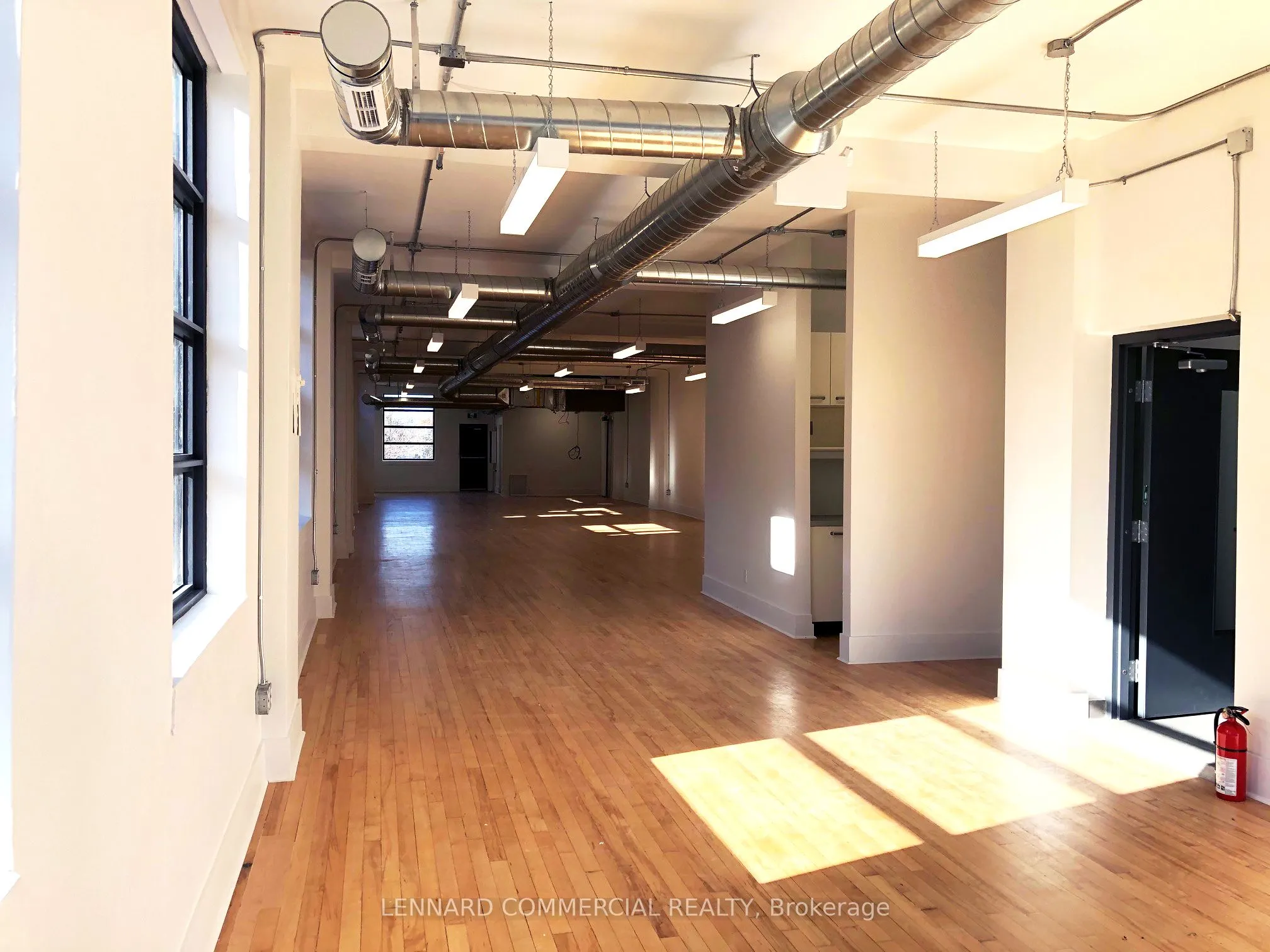 204 Spadina Avenue, #2nd Flr