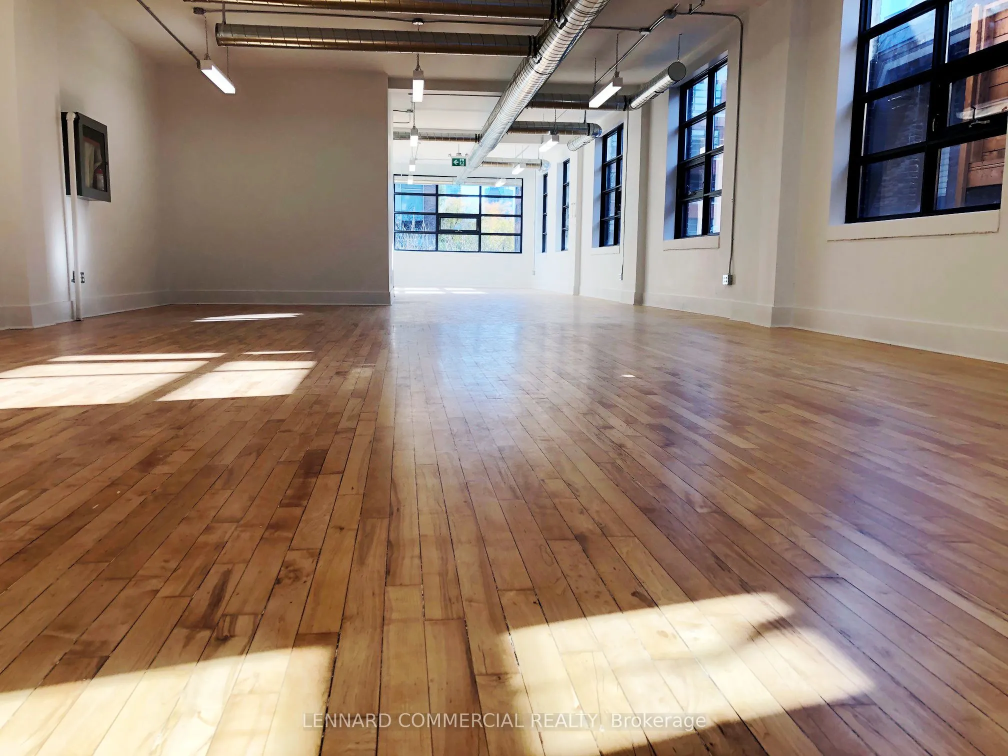 204 Spadina Avenue, #2nd Flr
