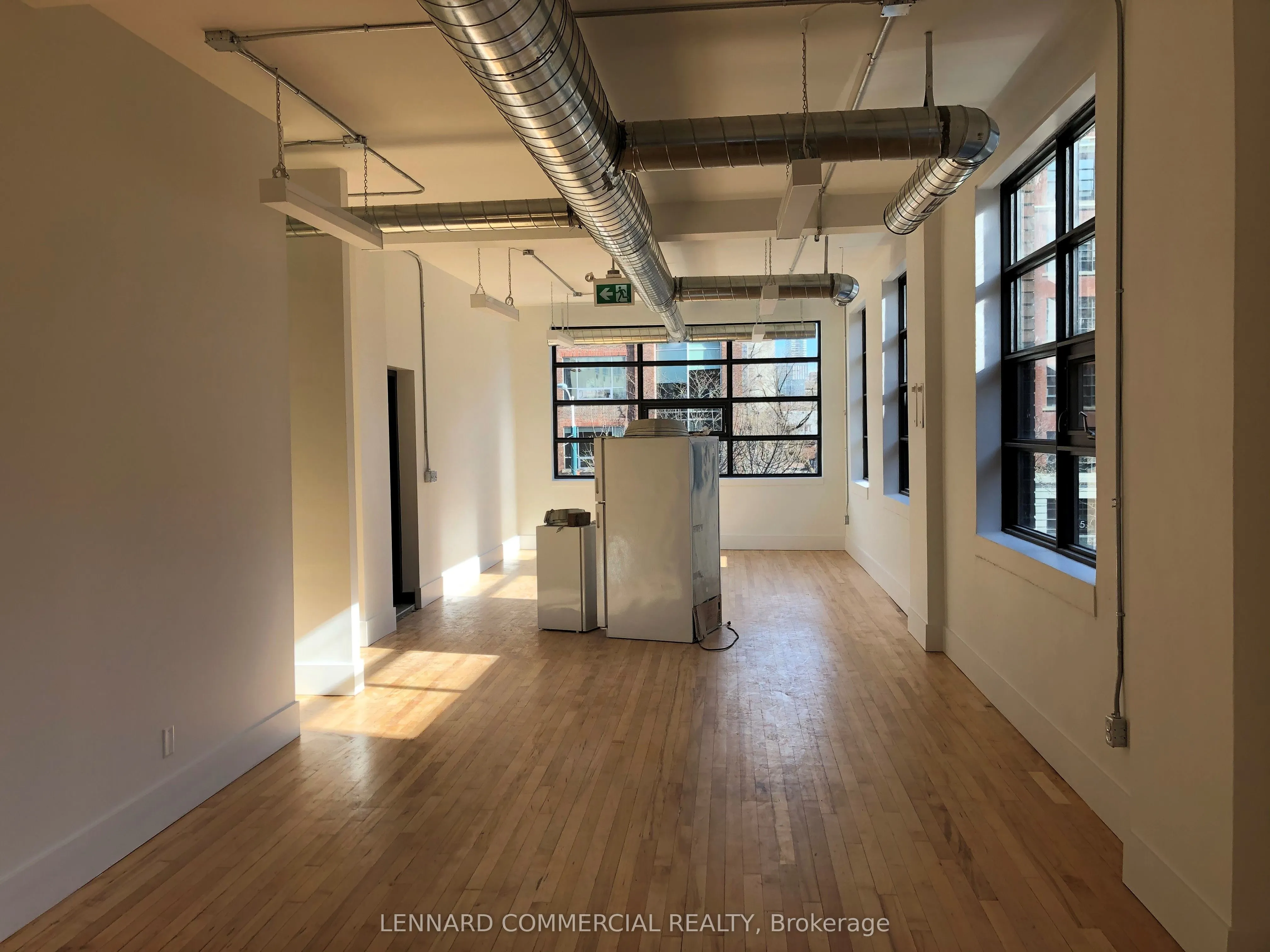 204 Spadina Avenue, #2nd Flr