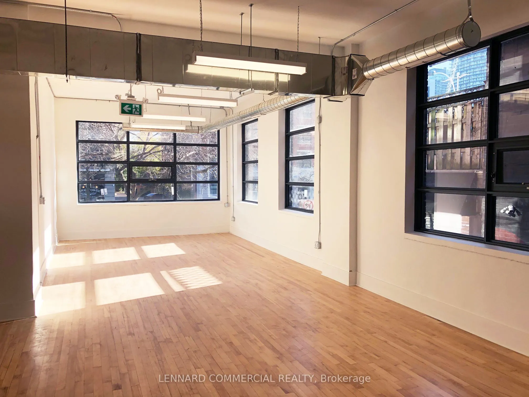 204 Spadina Avenue, #2nd Flr