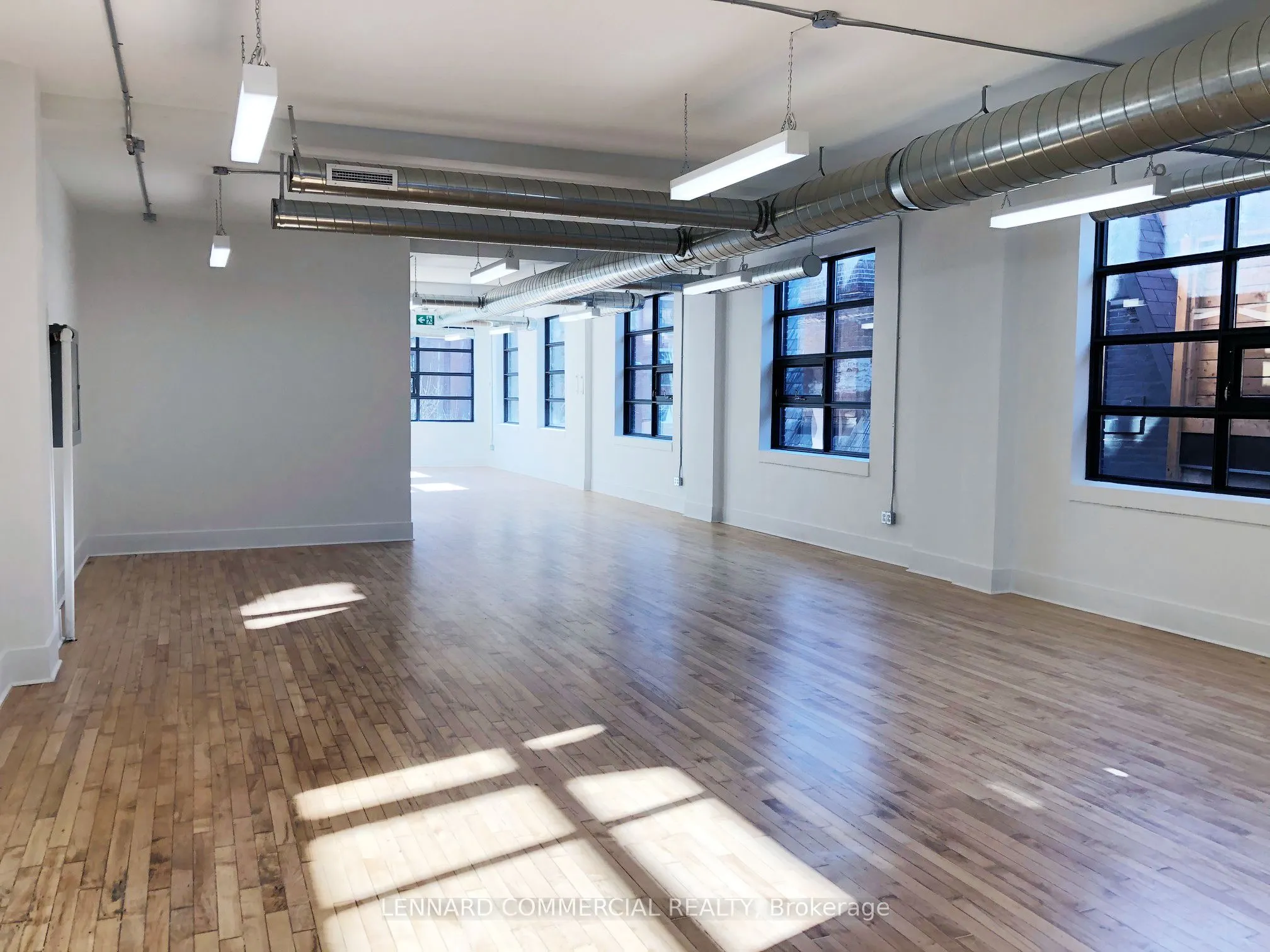 204 Spadina Avenue, #2nd Flr