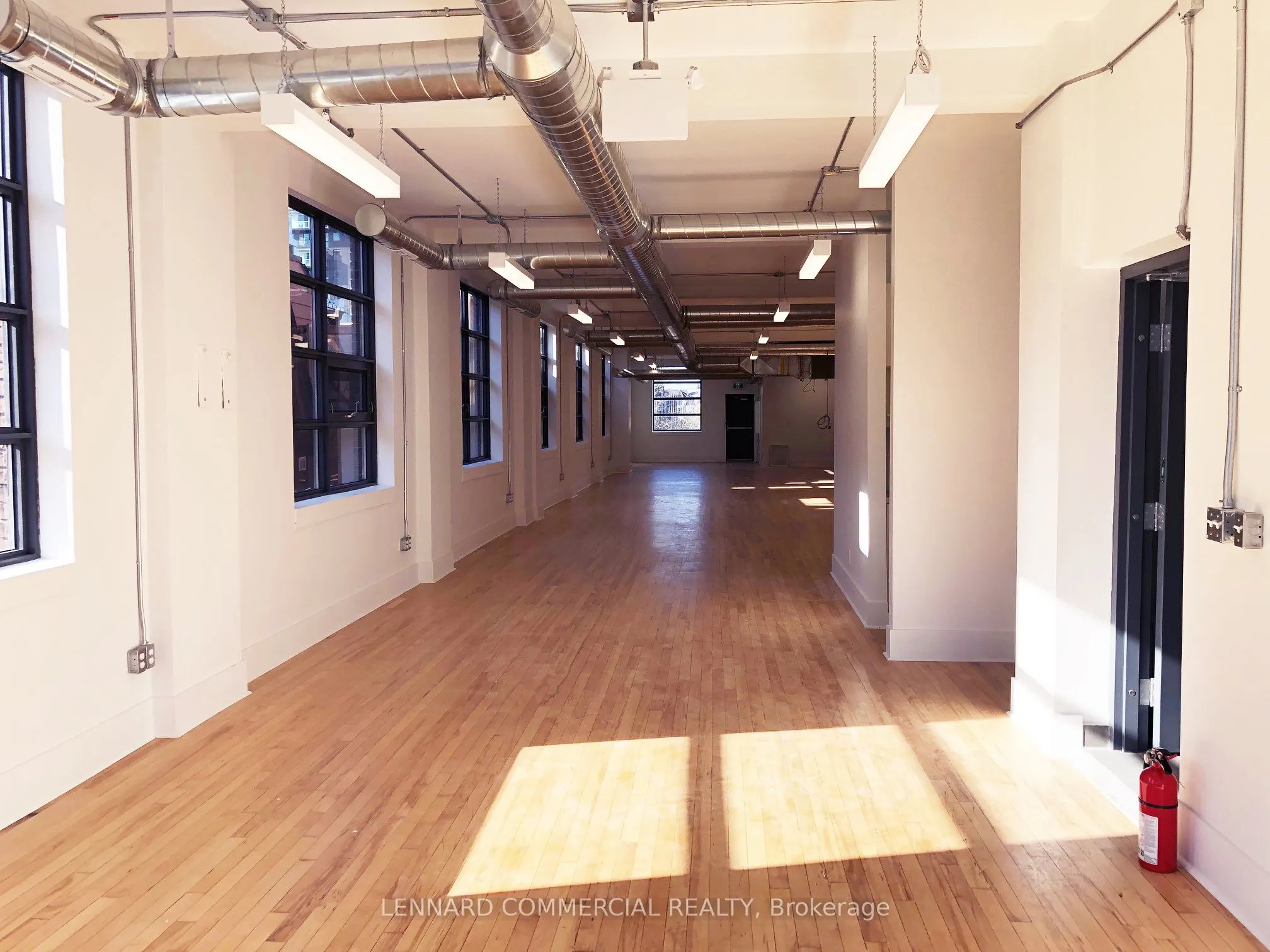 204 Spadina Avenue, #2nd Flr