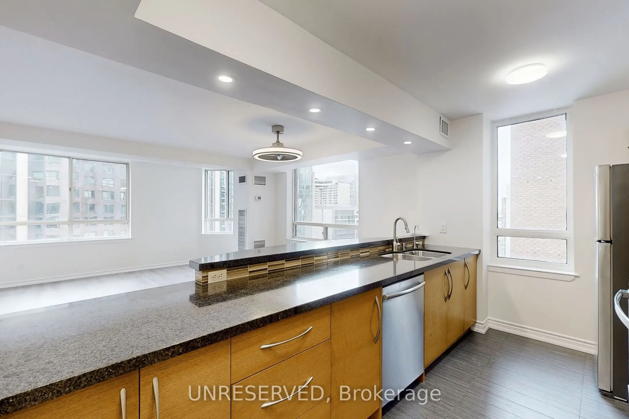 633 Bay Street, #1711