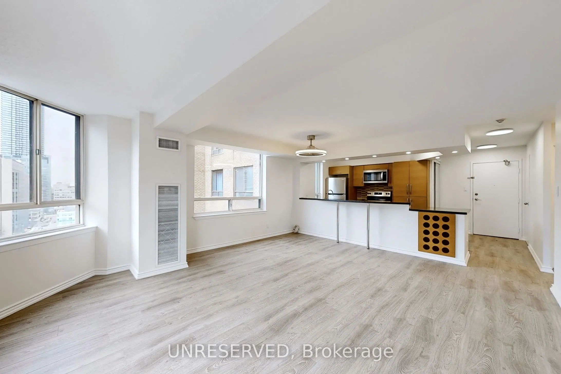633 Bay Street, #1711
