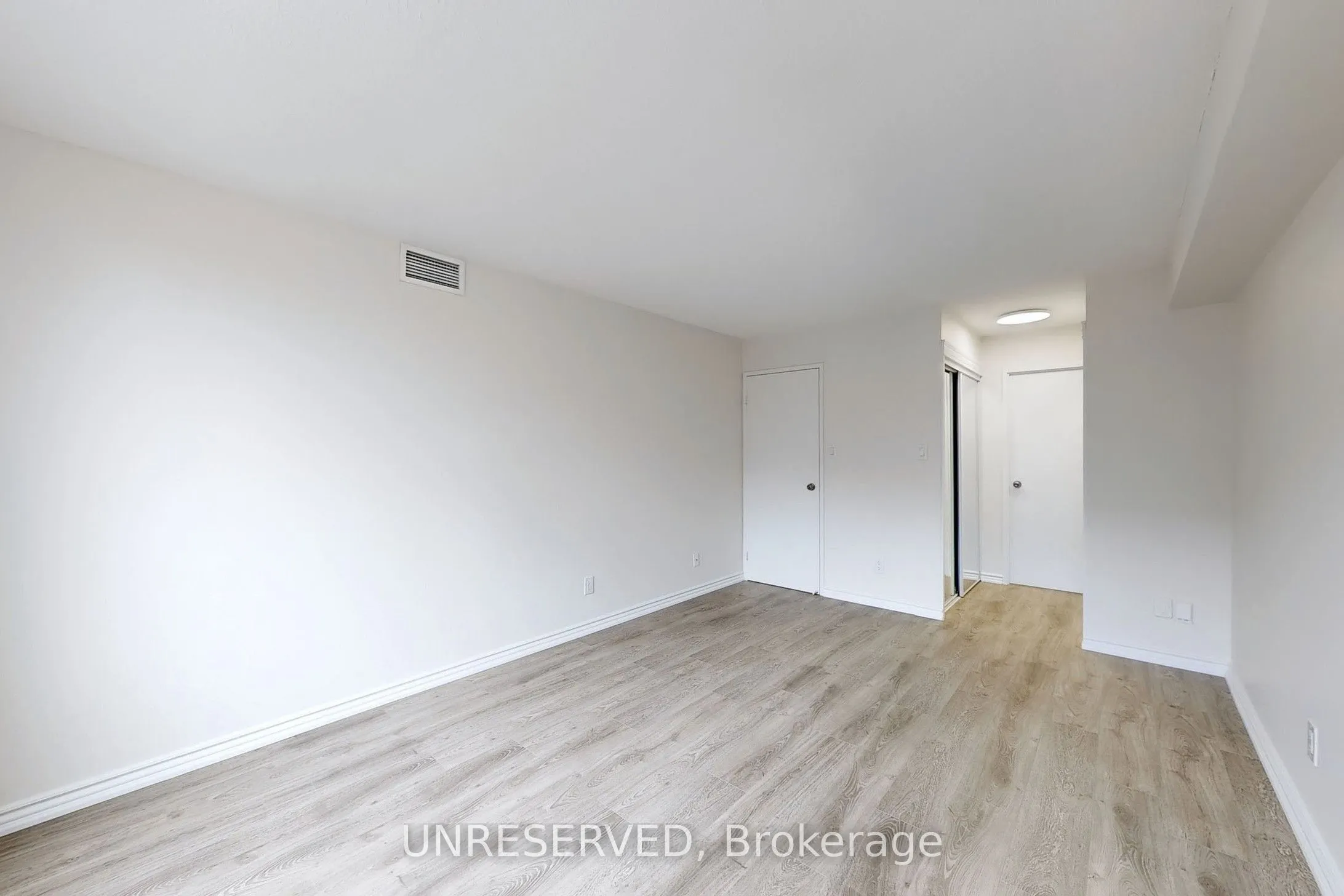 633 Bay Street, #1711