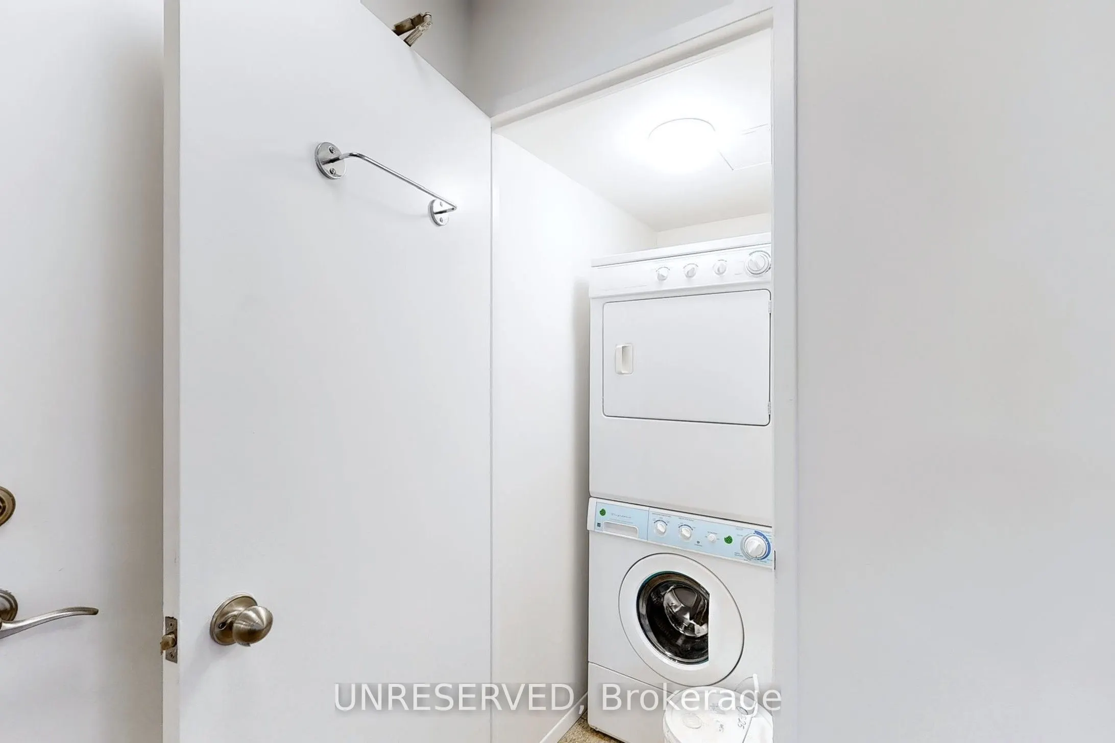 633 Bay Street, #1711