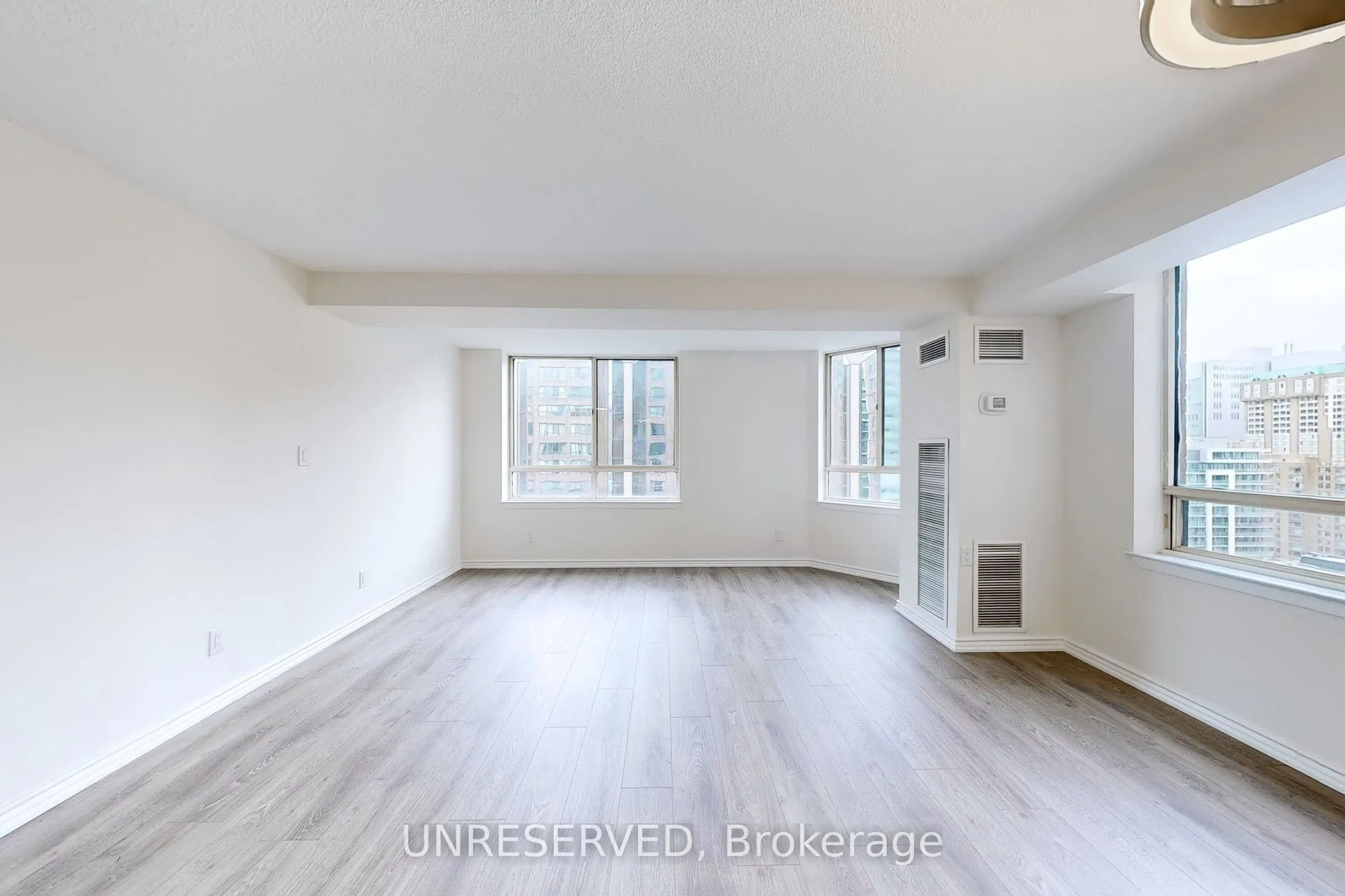 633 Bay Street, #1711