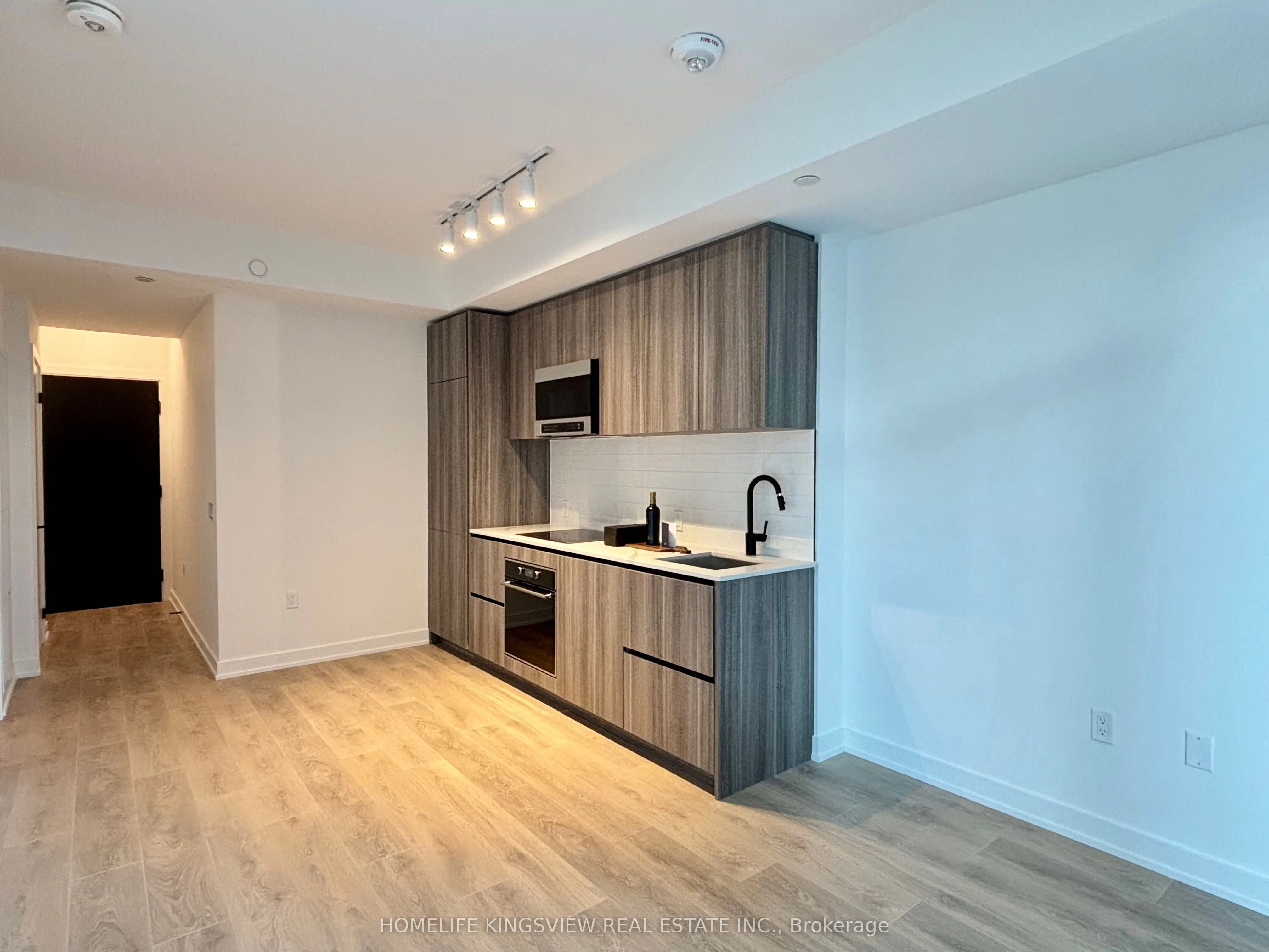 117 Broadway Avenue #2013