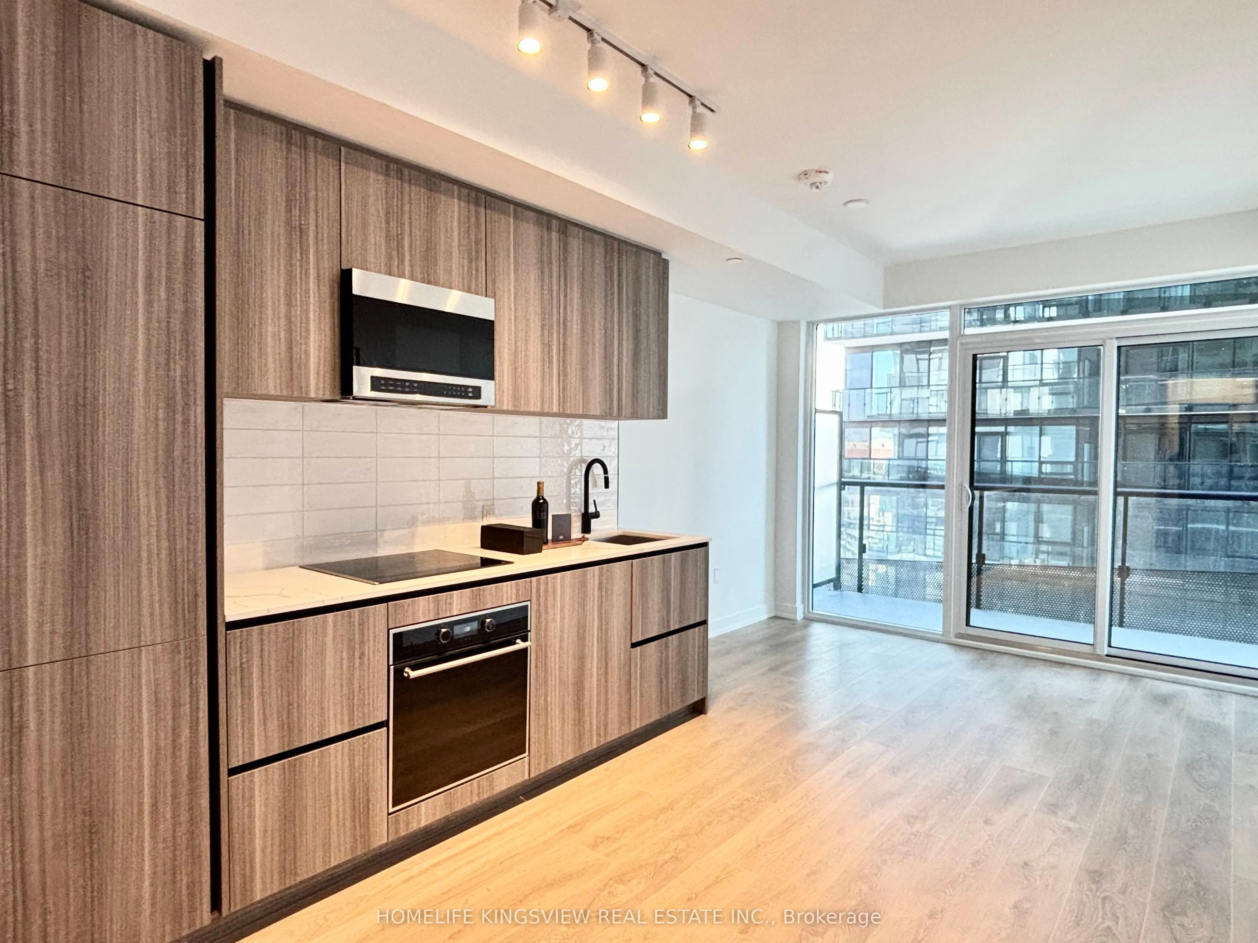 117 Broadway Avenue #2013