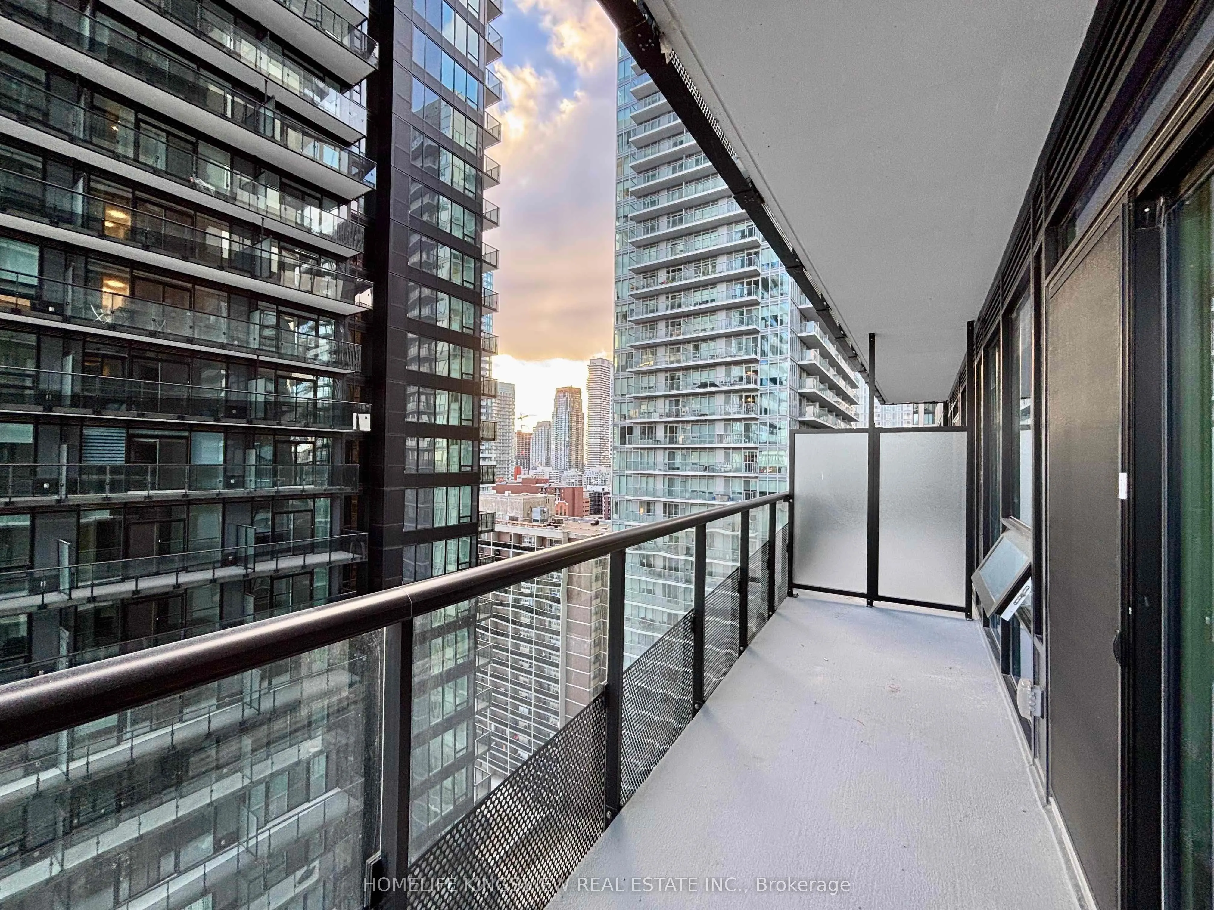 117 Broadway Avenue #2013