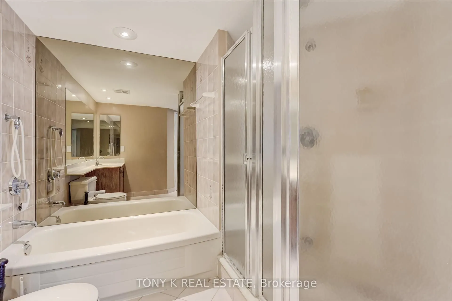 5444 Yonge Street, #502A