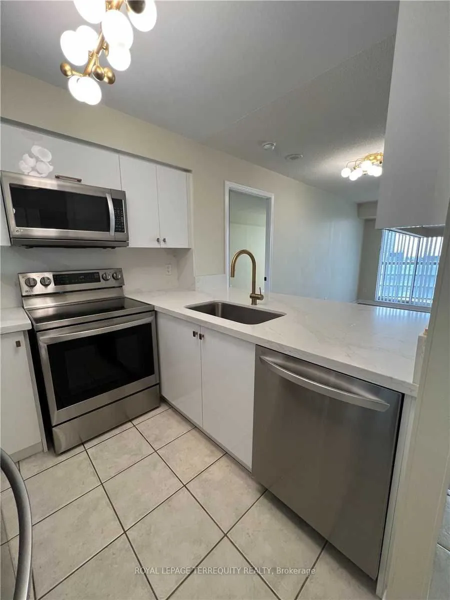 8 Hillcrest Avenue, #2915