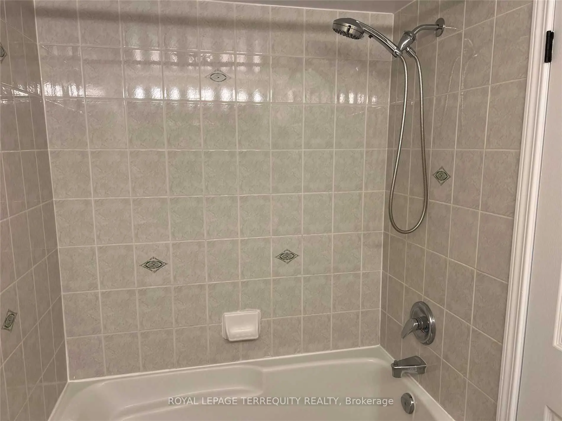 8 Hillcrest Avenue, #2915