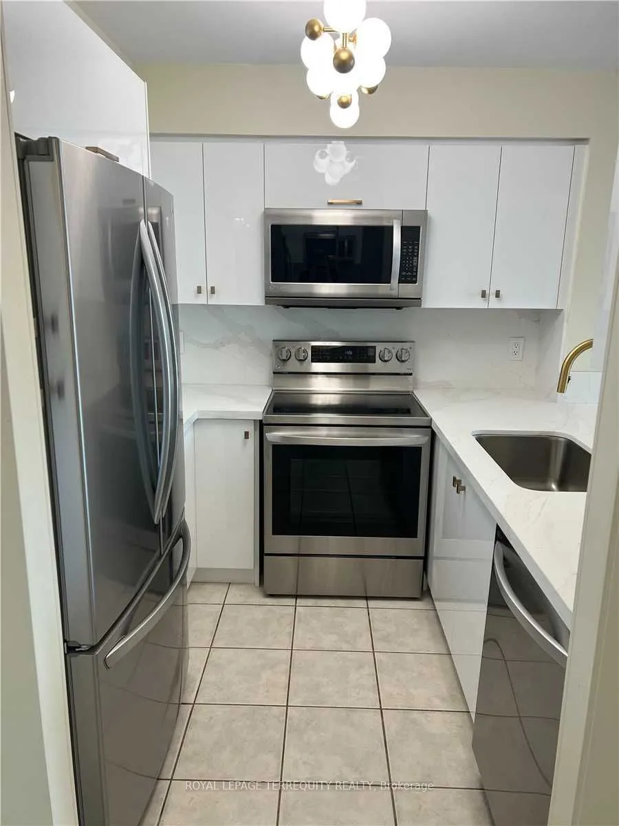 8 Hillcrest Avenue, #2915