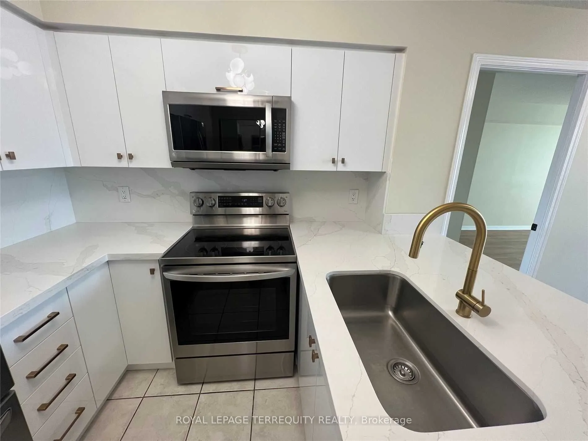 8 Hillcrest Avenue, #2915