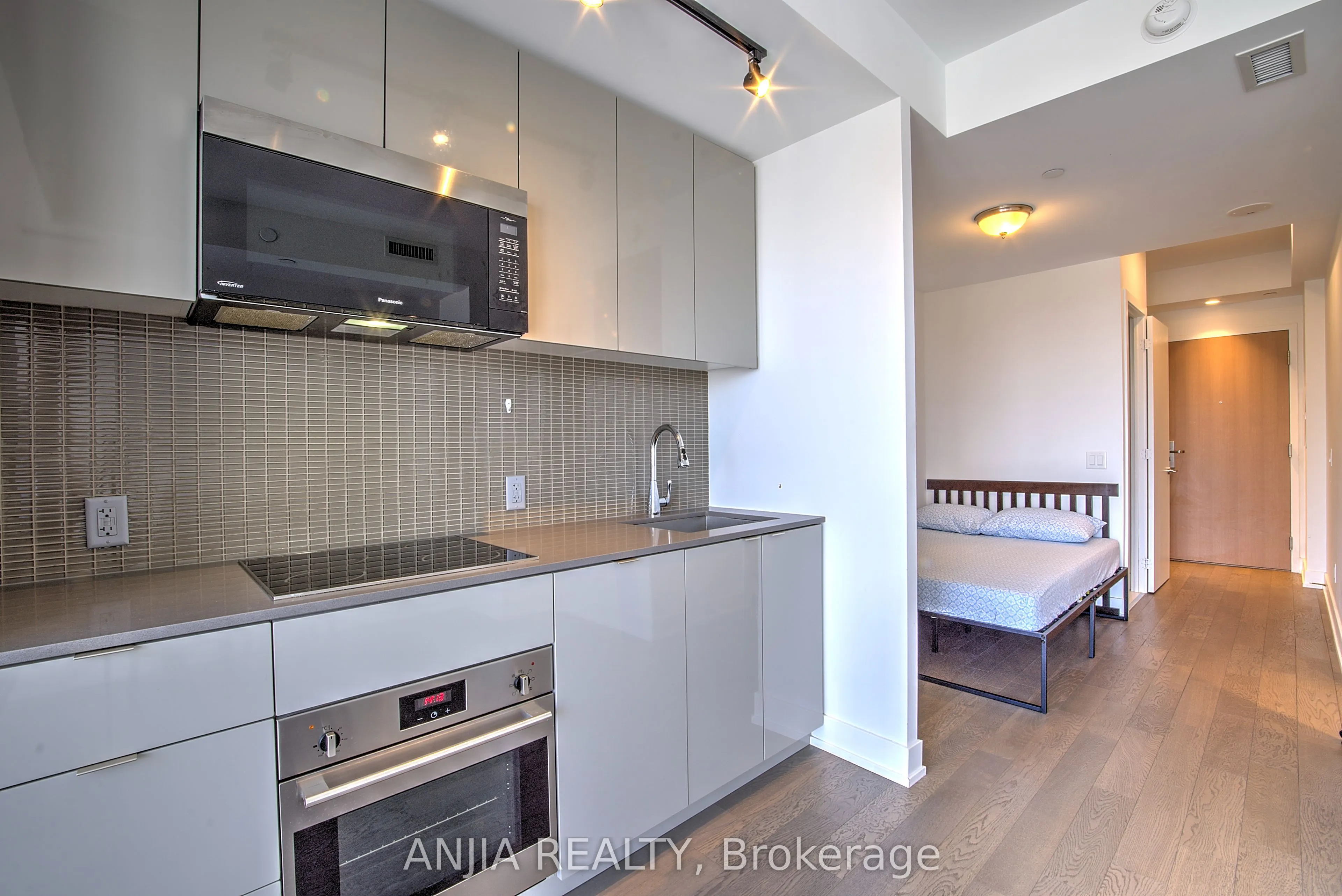 7 Grenville Street, #3008
