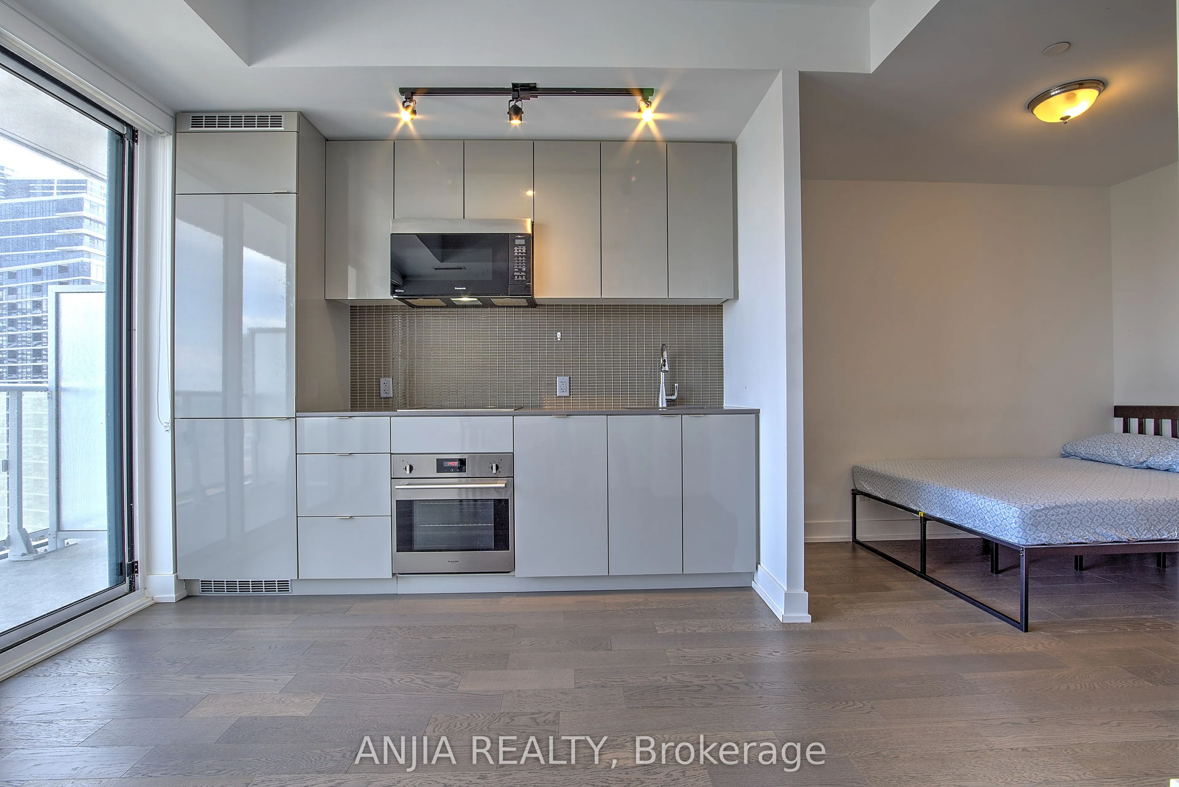 7 Grenville Street, #3008