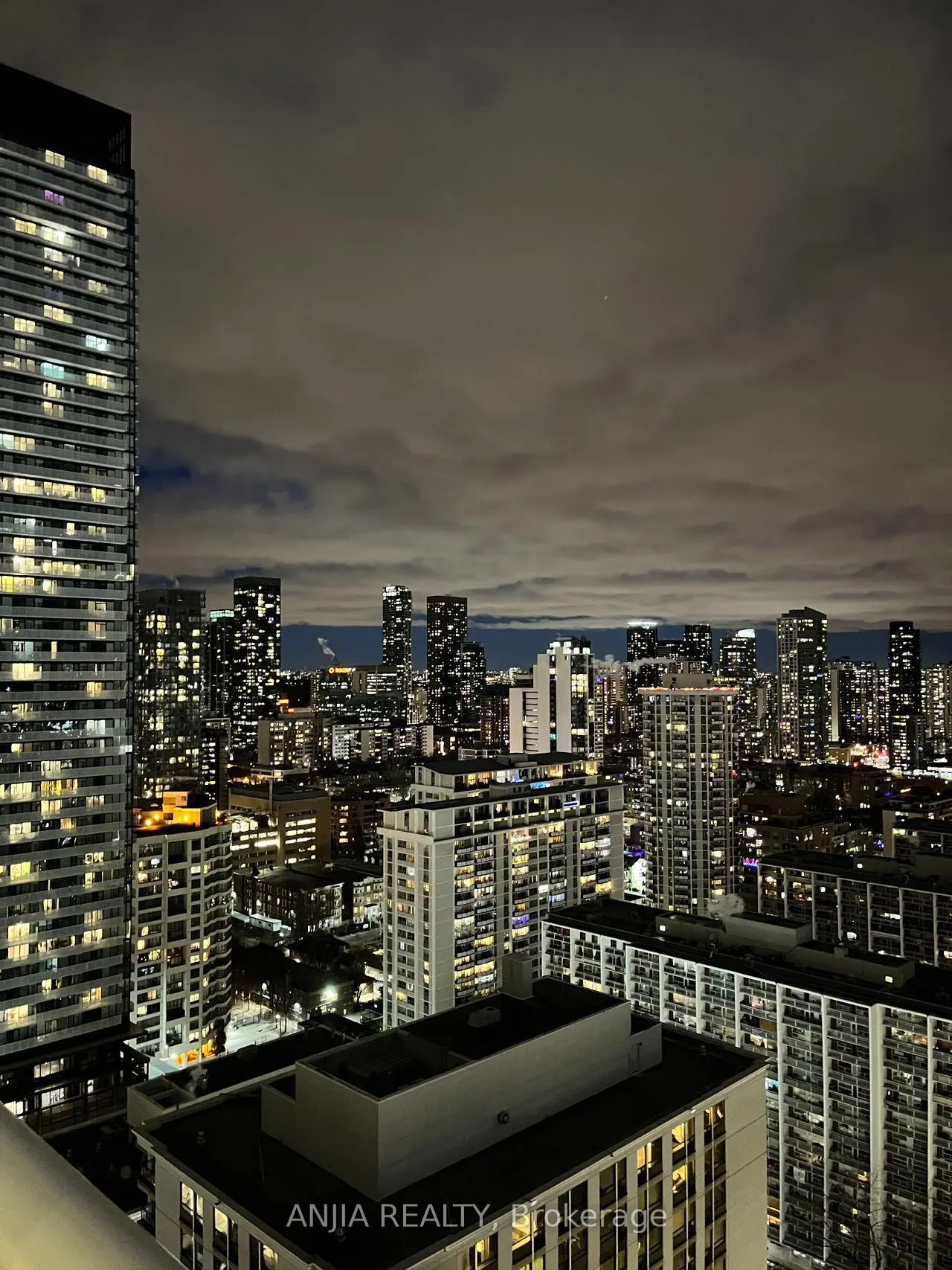 7 Grenville Street, #3008