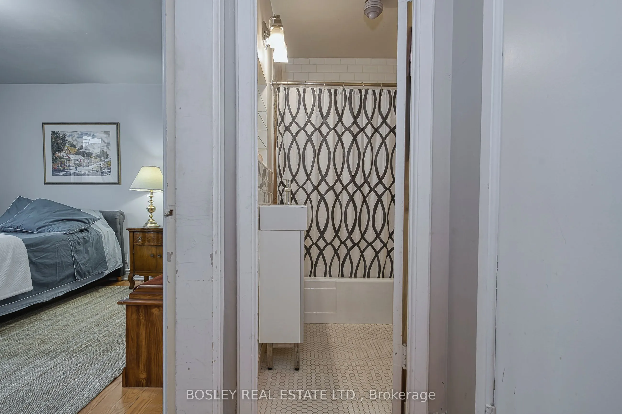 717 Eglinton Avenue W, #505