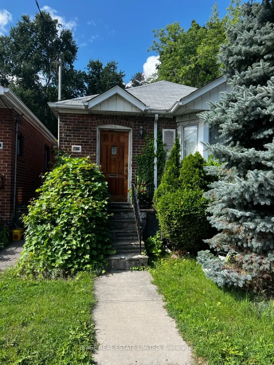 326 Lawrence Avenue W