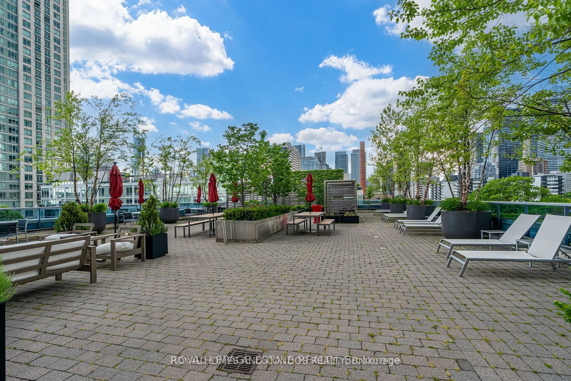 150 Homewood Avenue, #L 303