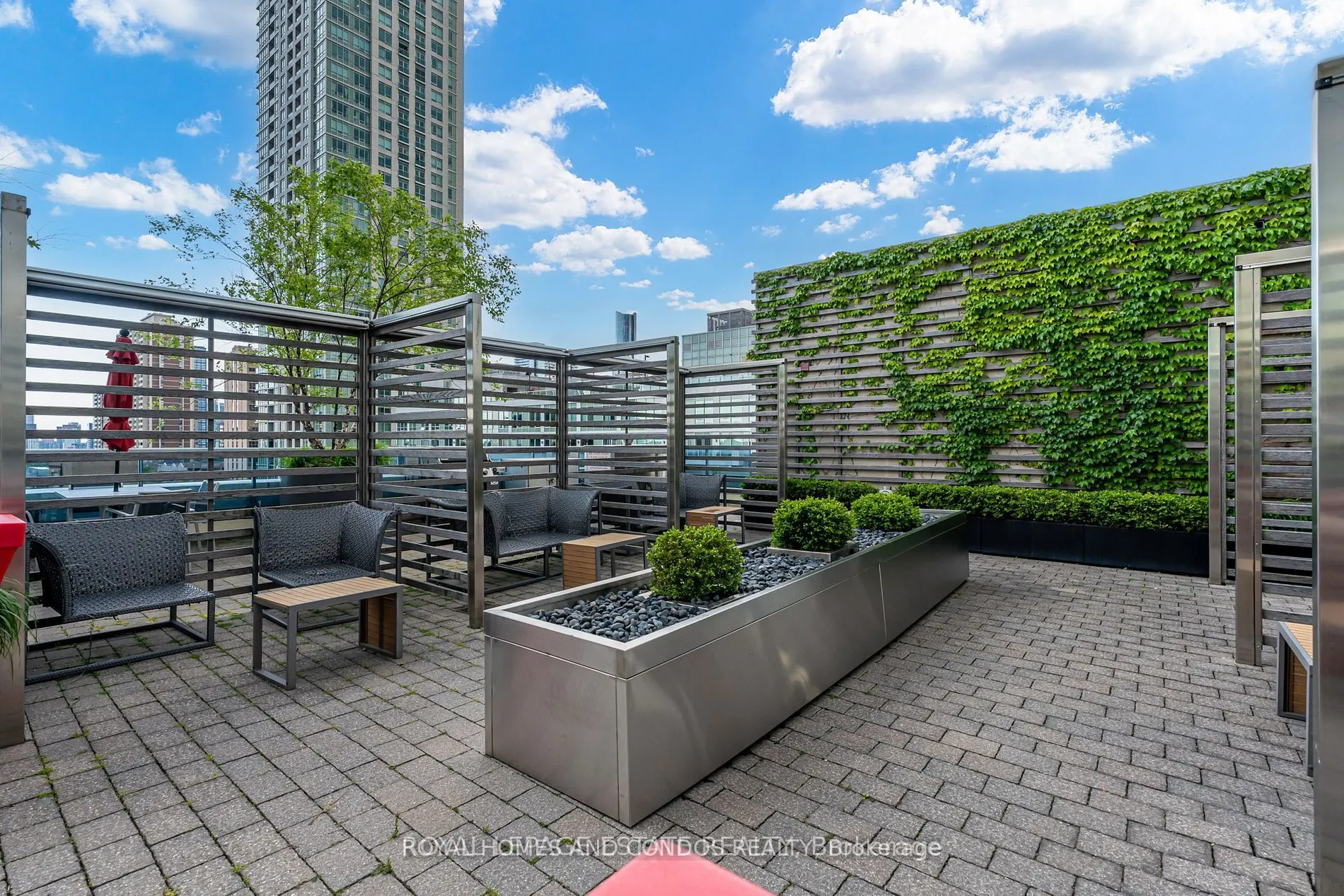 150 Homewood Avenue, #L 303