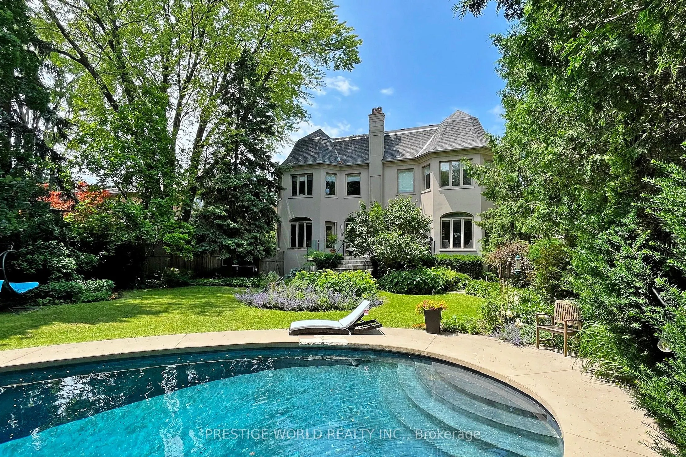 37 Rollscourt Drive
