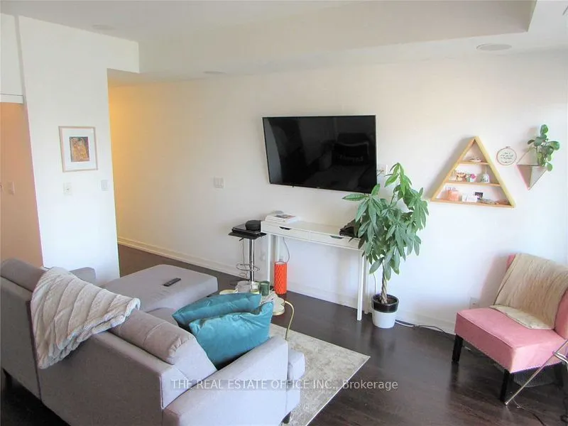 21 Widmer Street, #1805