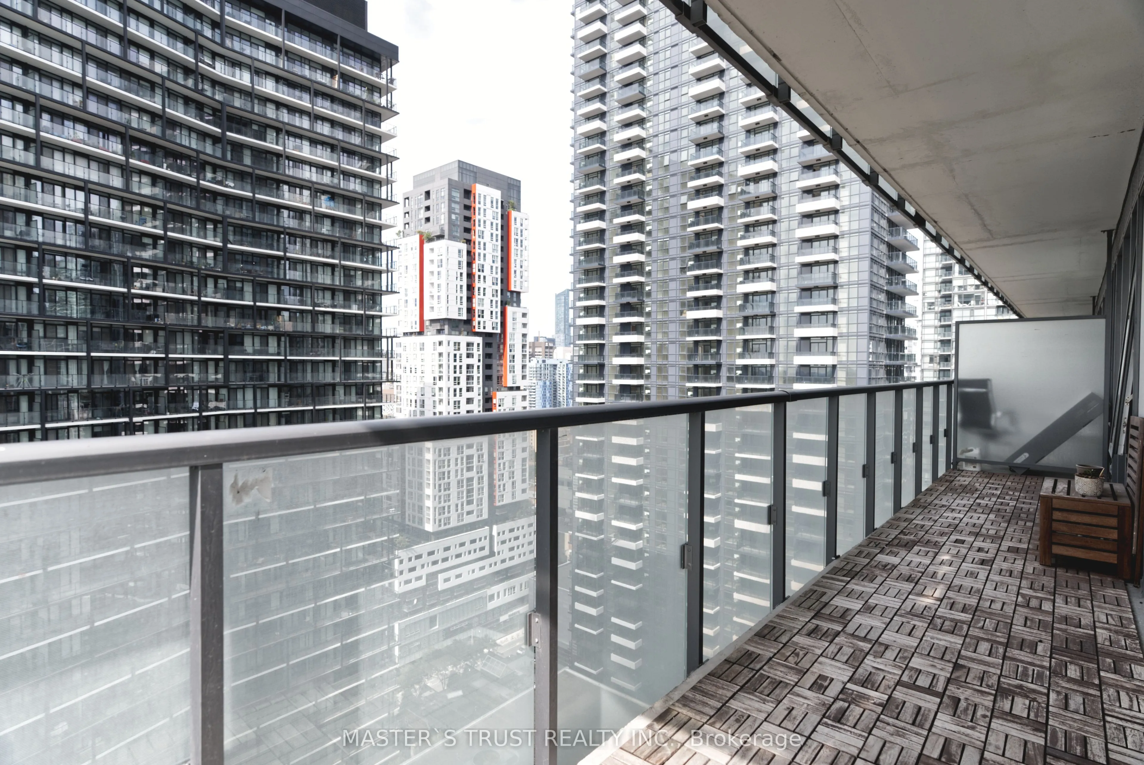 101 Peter Street, #2511