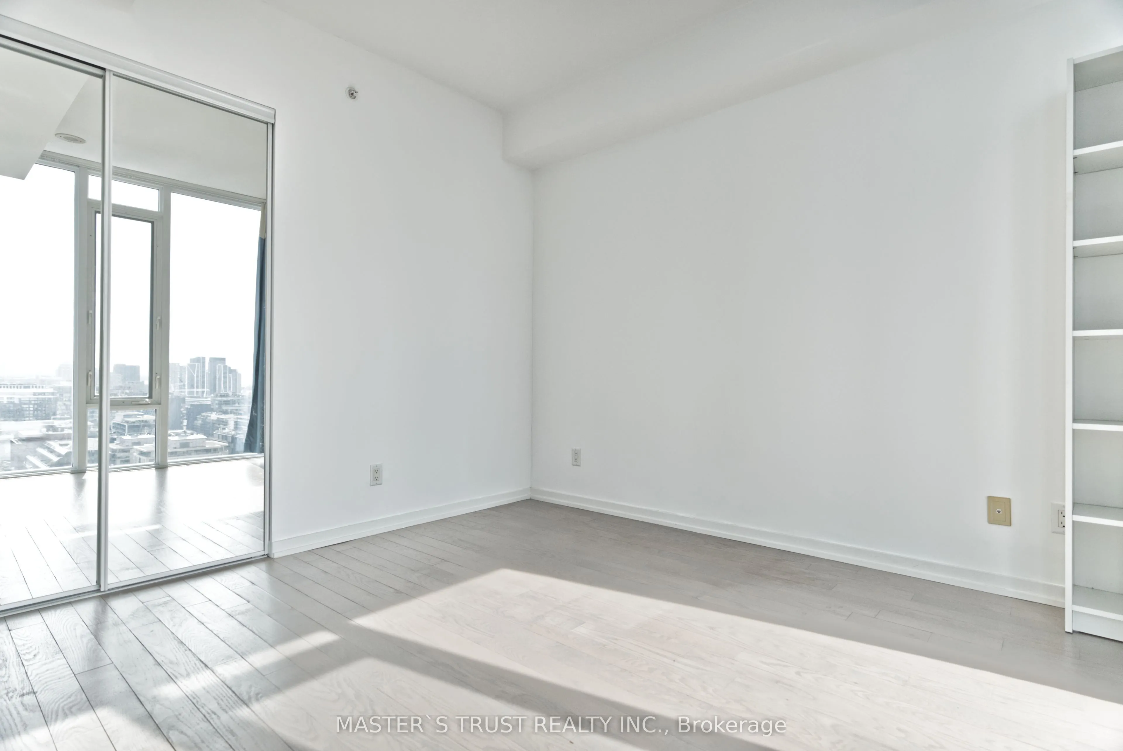 101 Peter Street, #2511