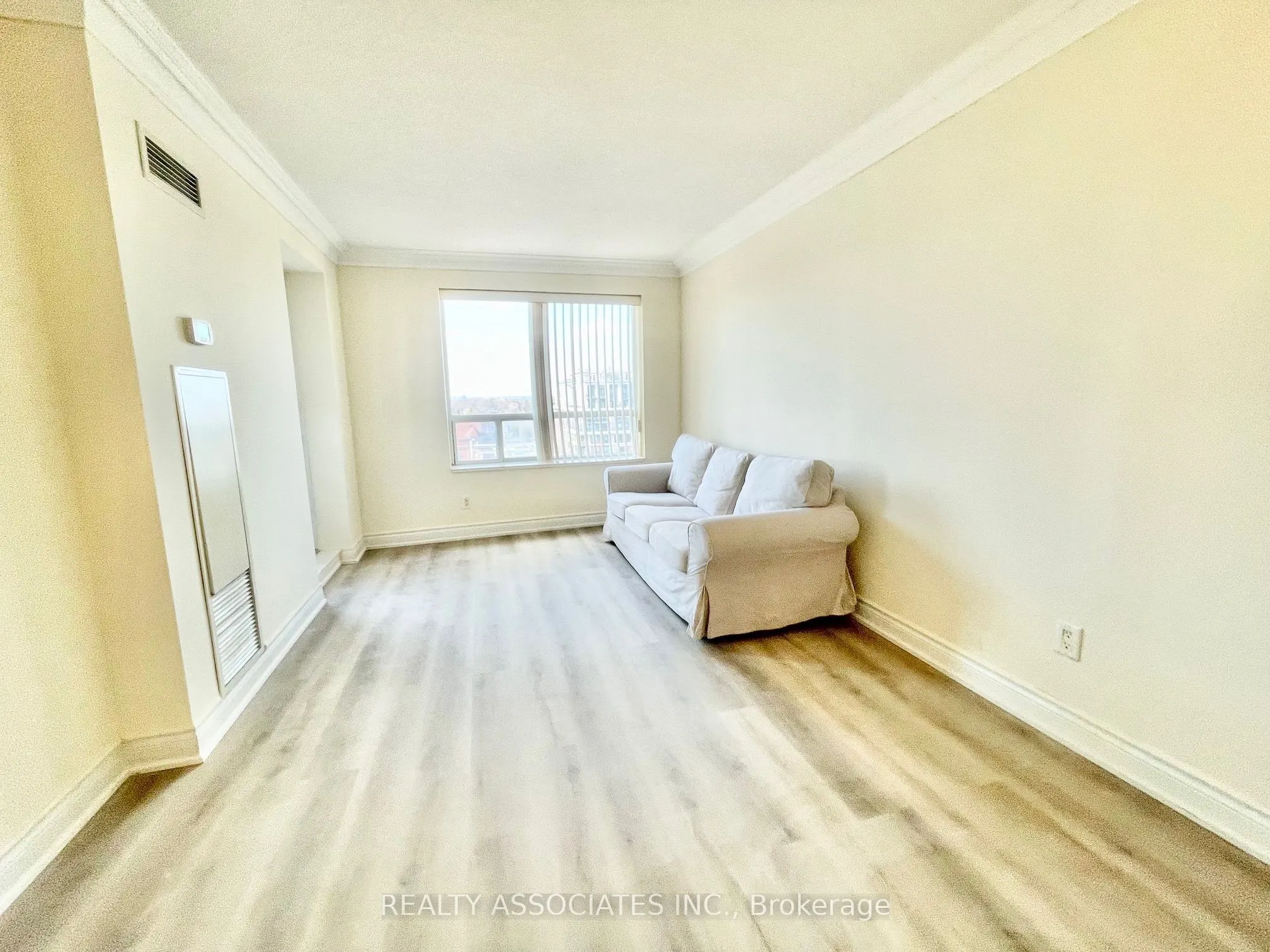 2 Clairtrell Road, #815