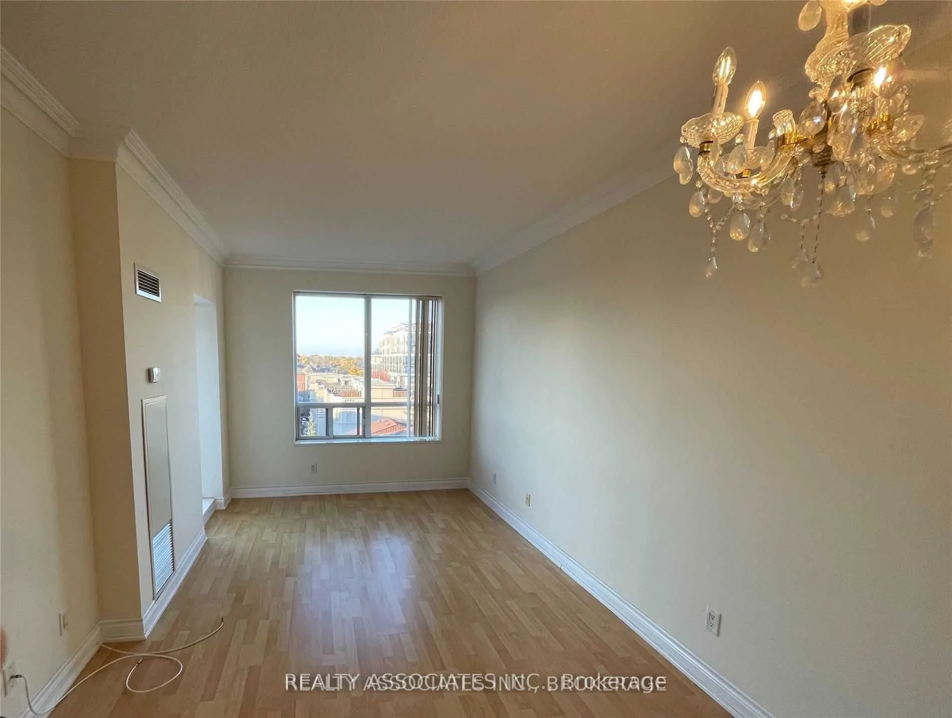 2 Clairtrell Road, #815
