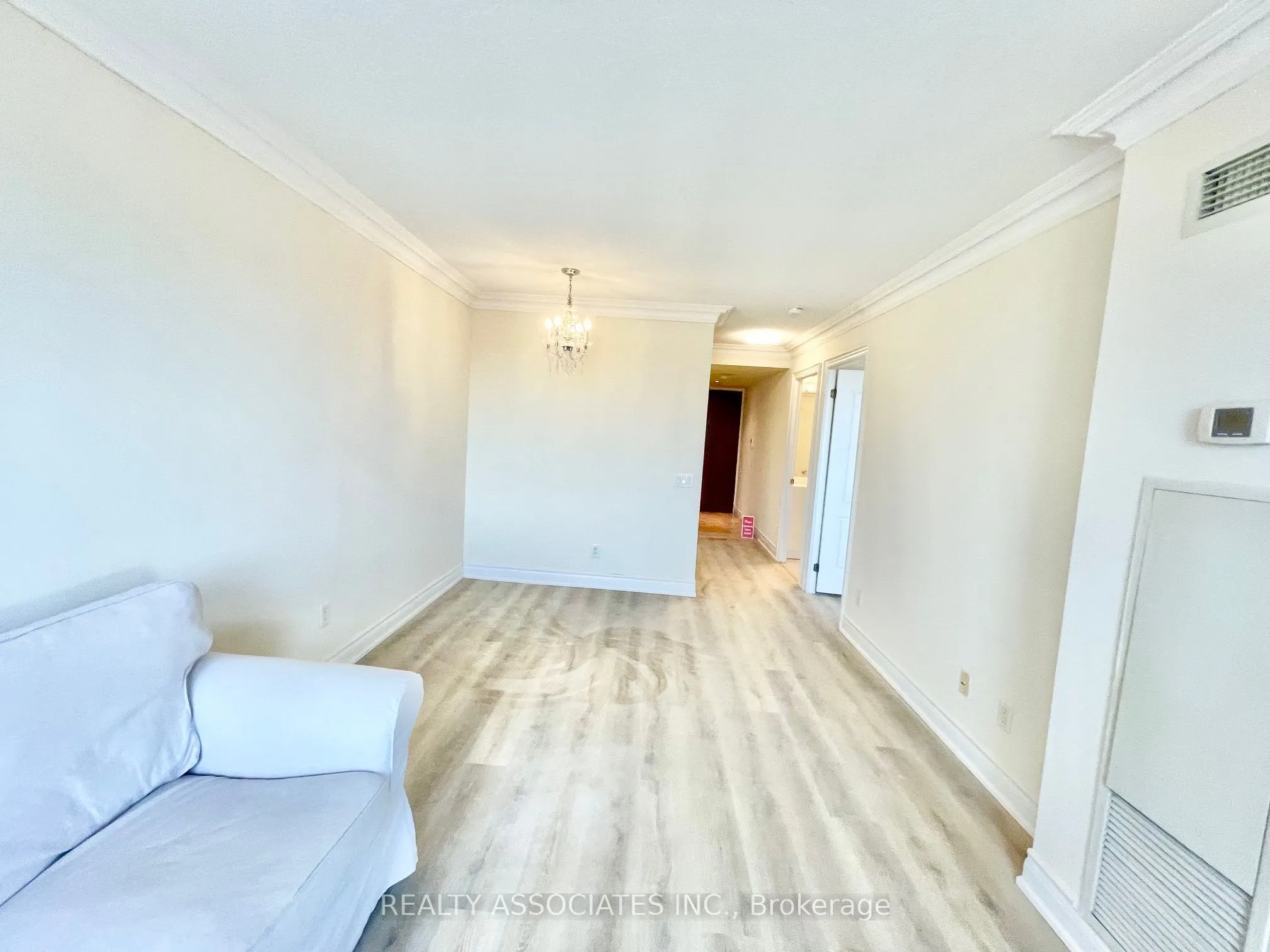 2 Clairtrell Road, #815