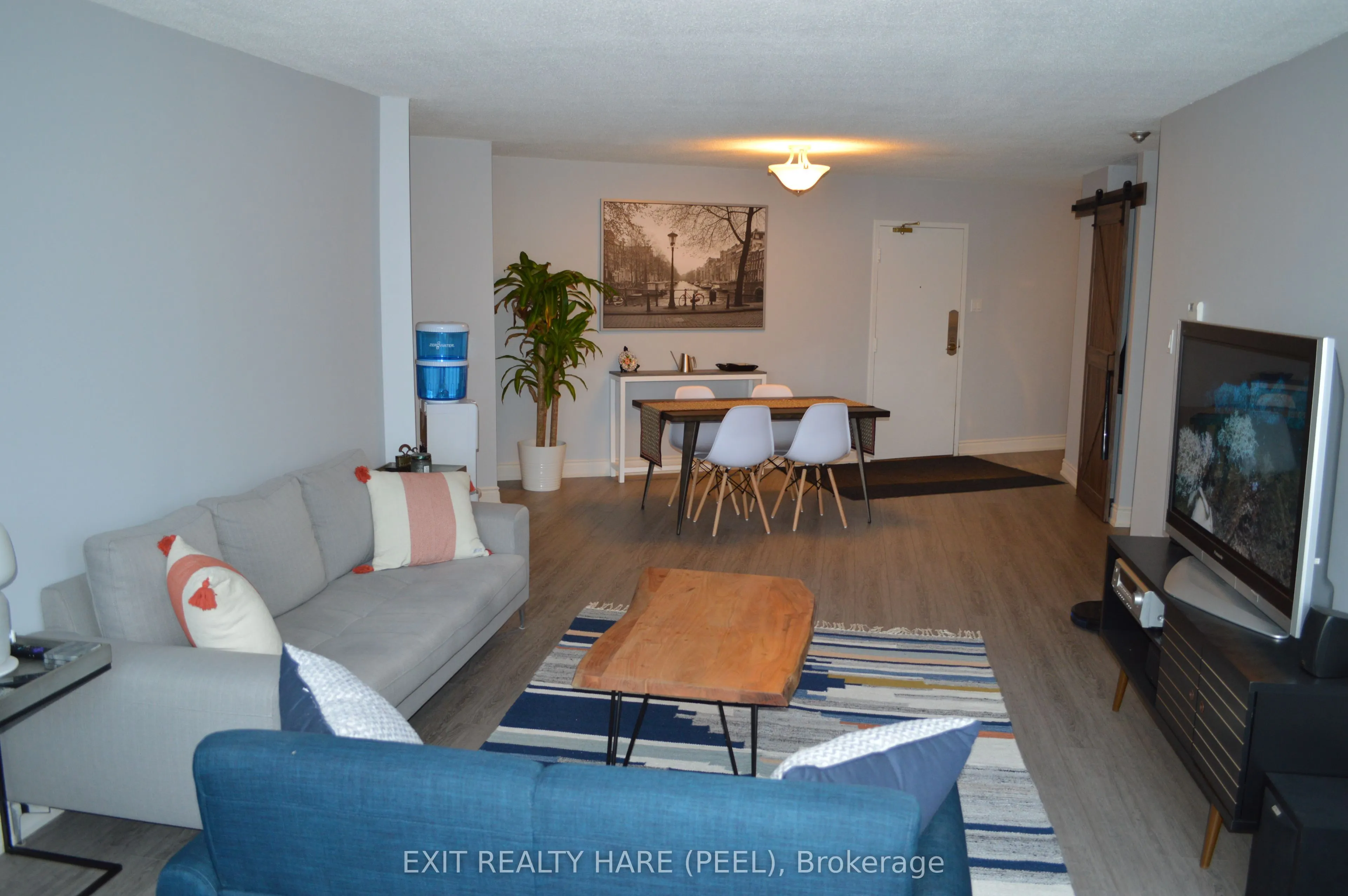 250 Queens Quay W, #1108