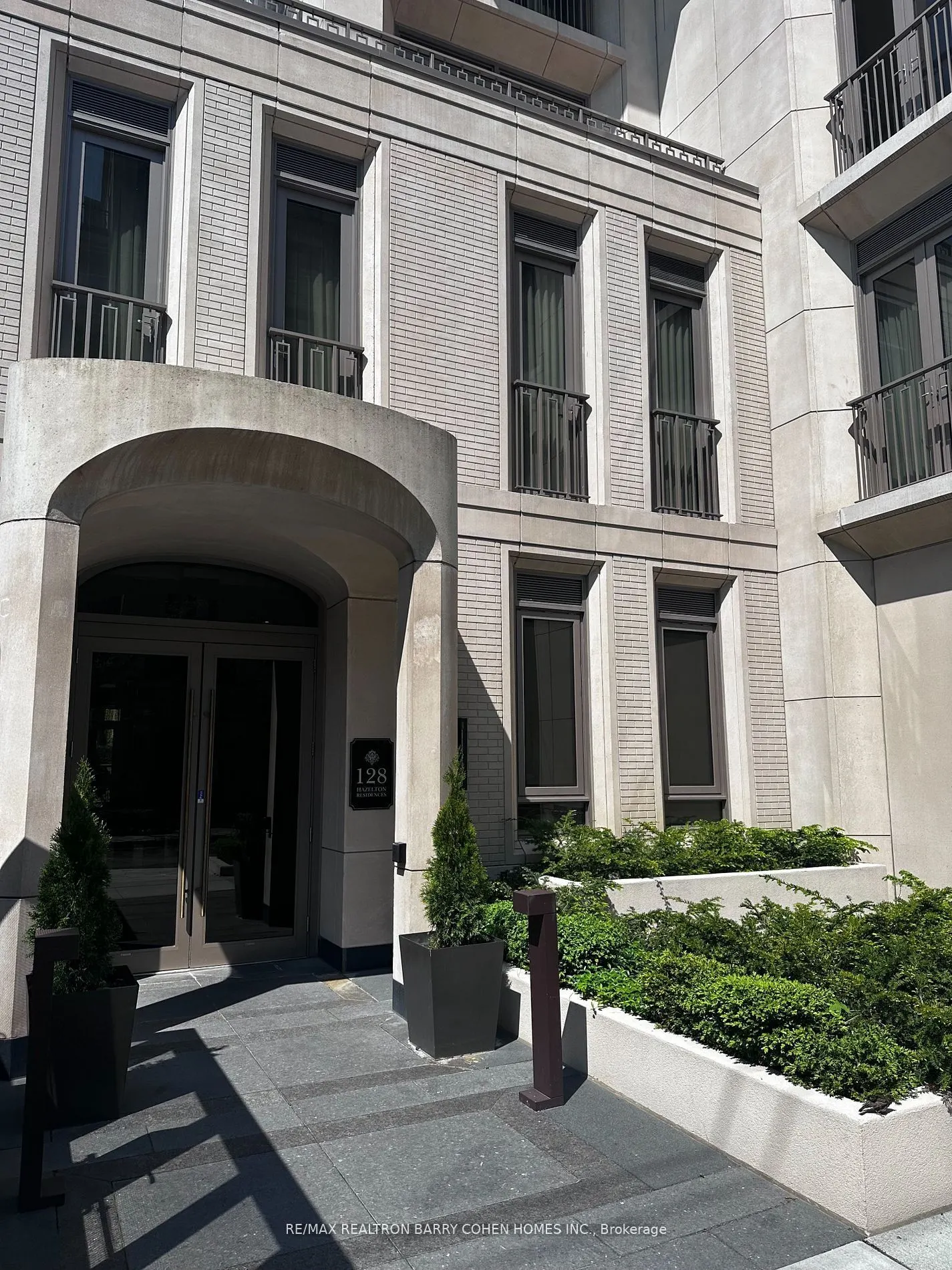 128 Hazelton Avenue, #404