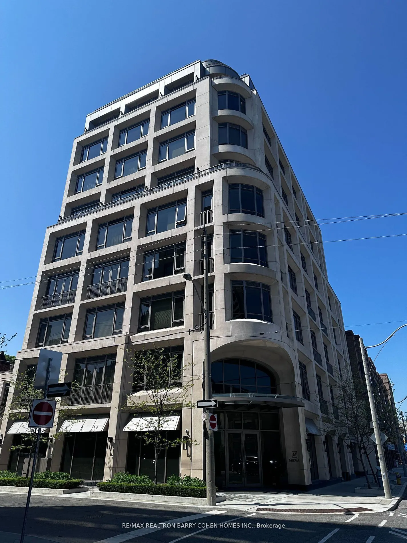 128 Hazelton Avenue, #404