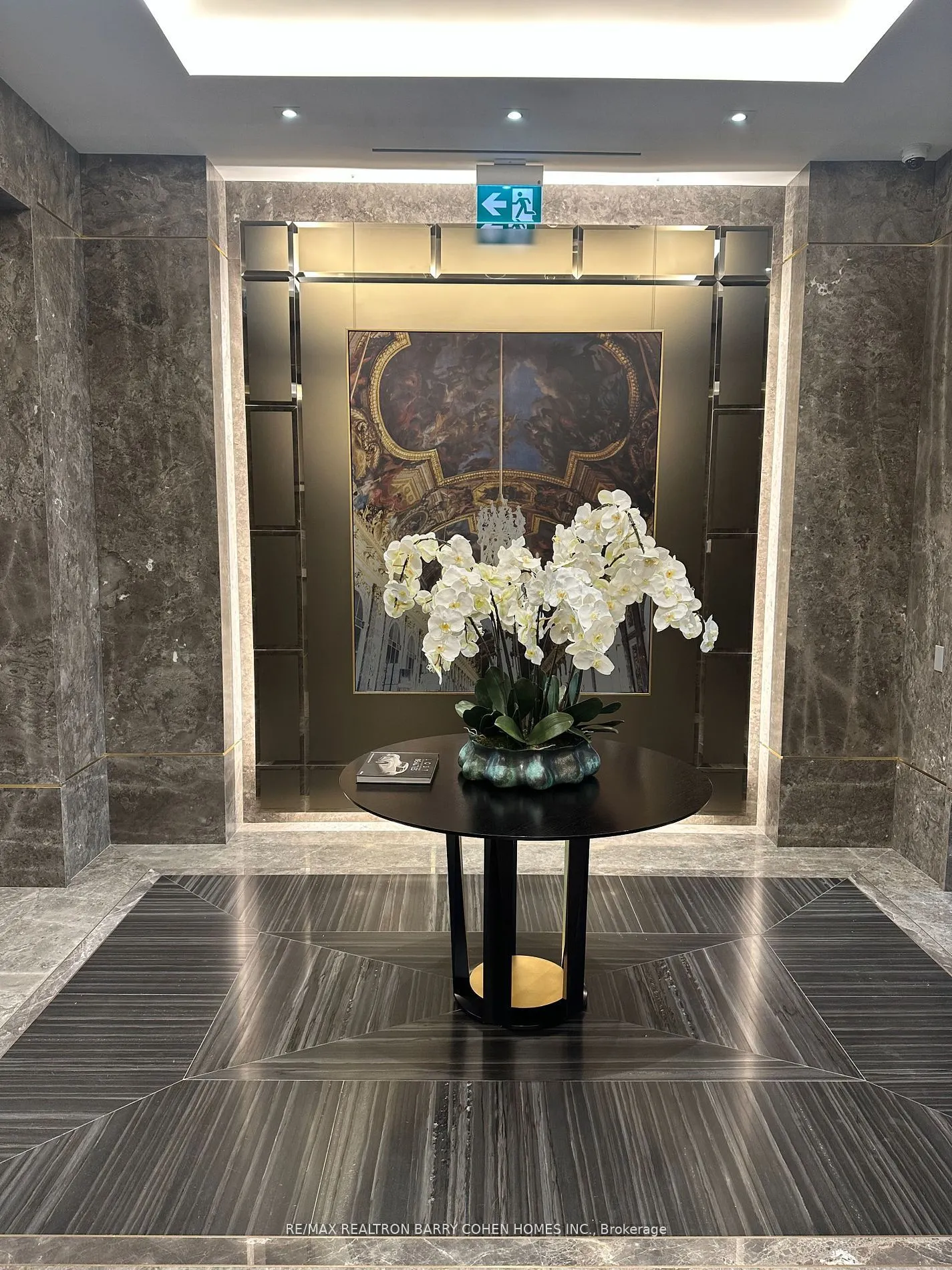 128 Hazelton Avenue, #404