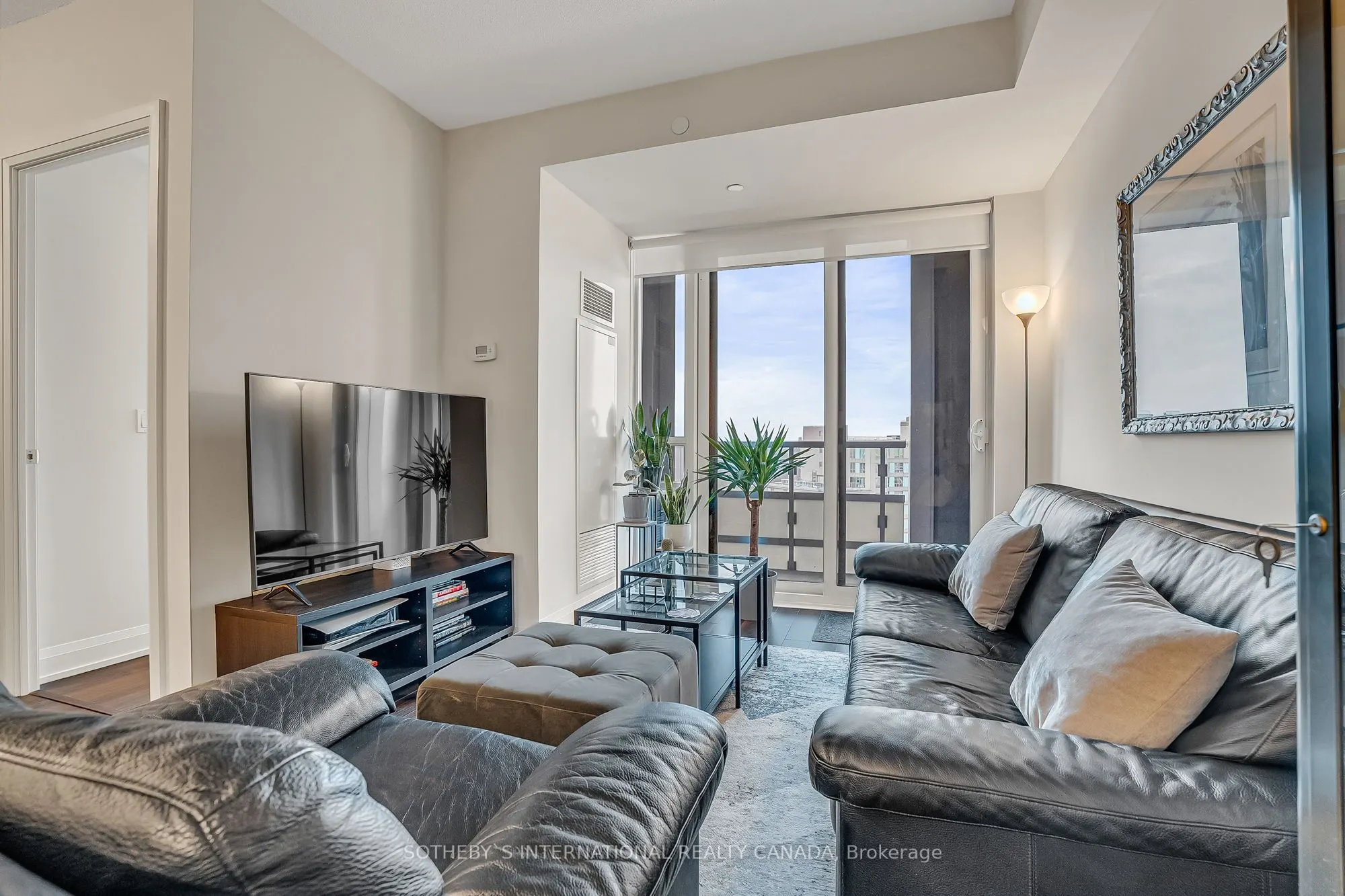 18 Graydon Hall Drive, #1404