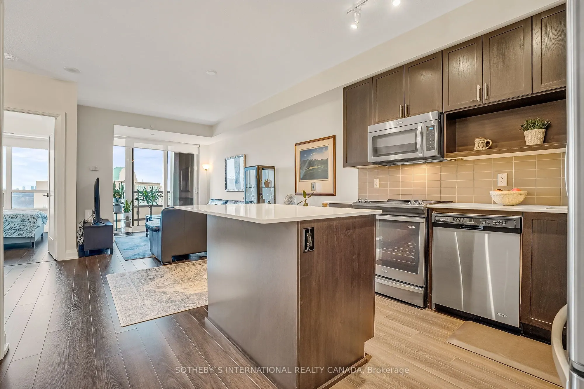 18 Graydon Hall Drive, #1404