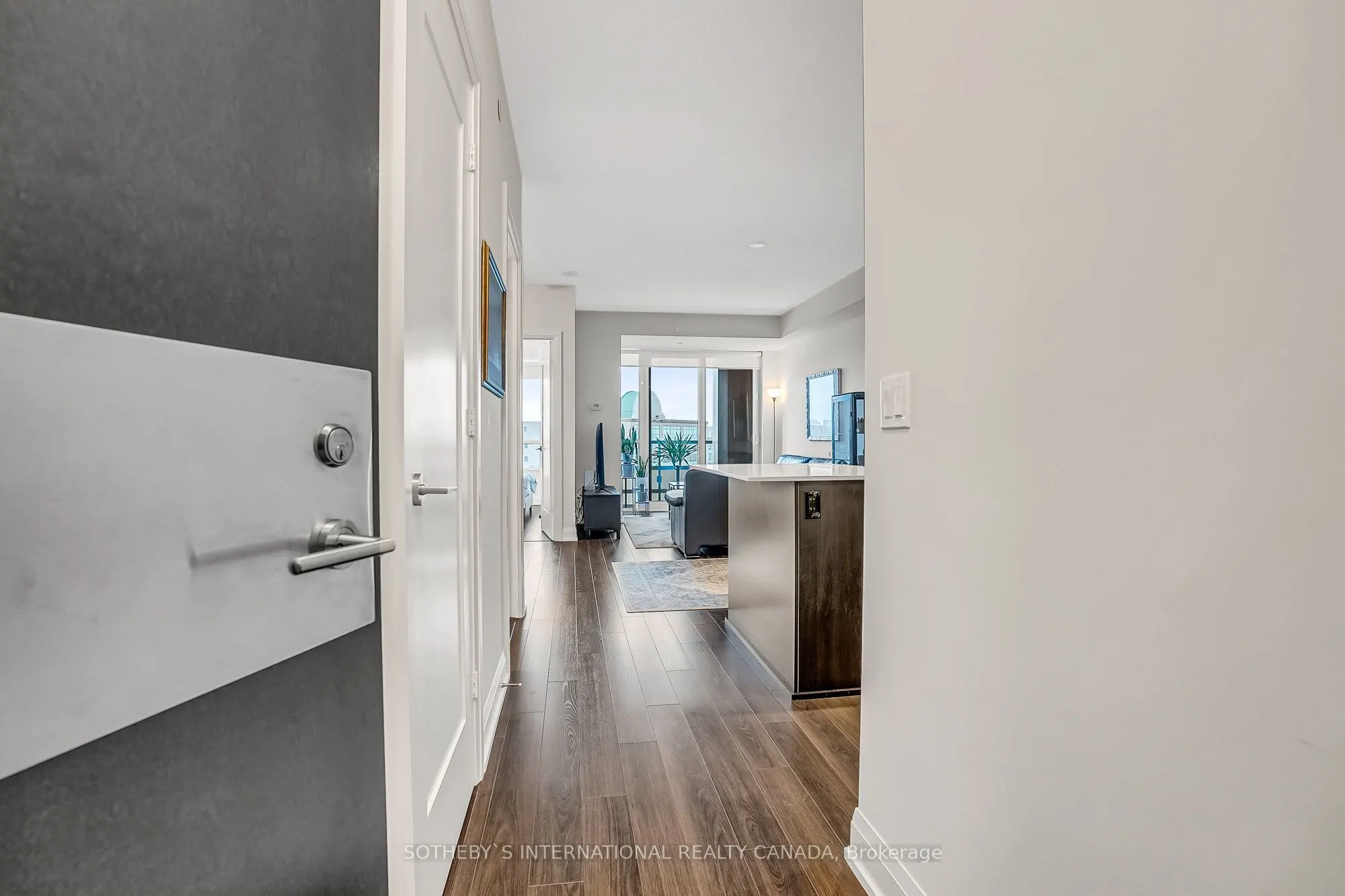 18 Graydon Hall Drive, #1404