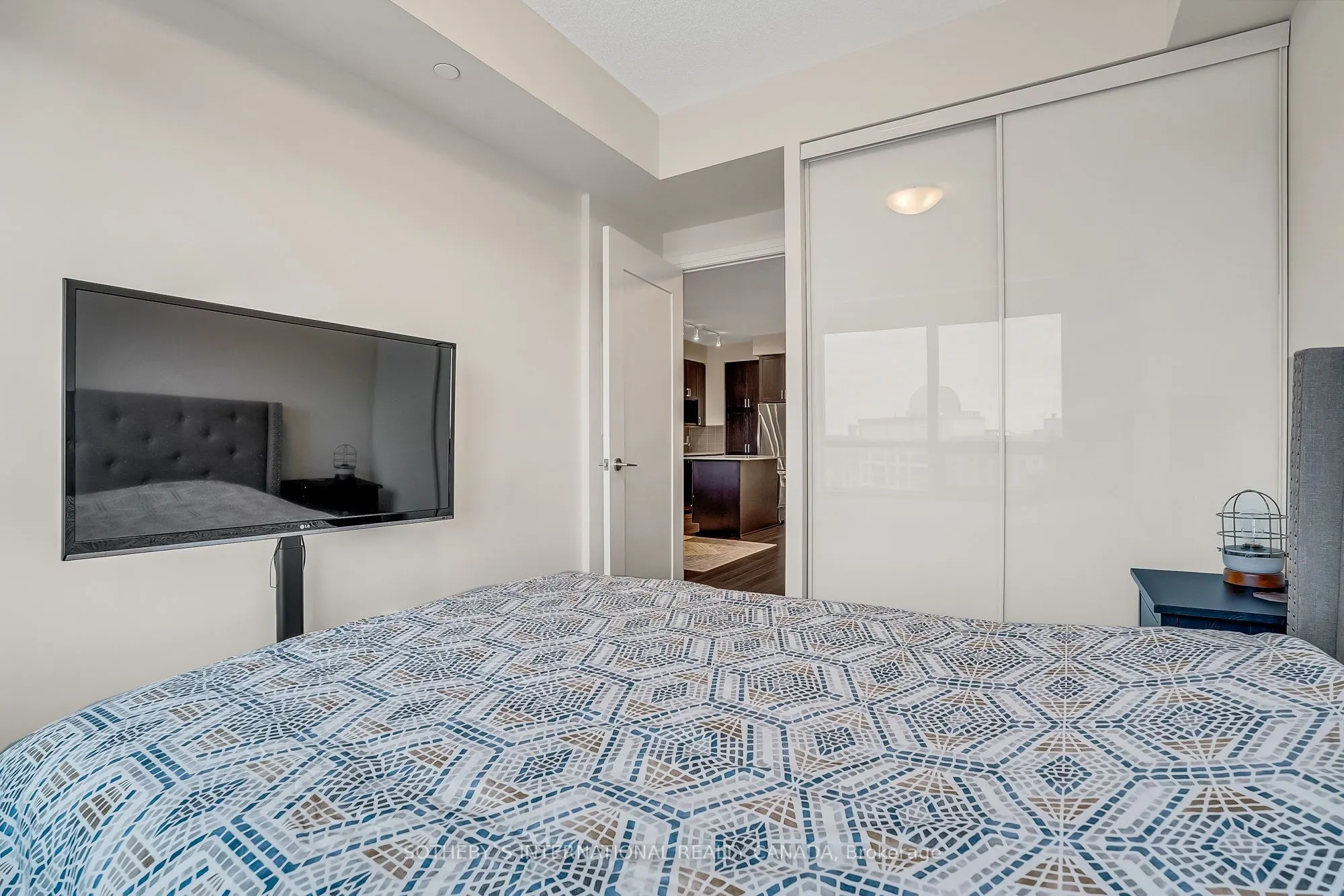 18 Graydon Hall Drive, #1404