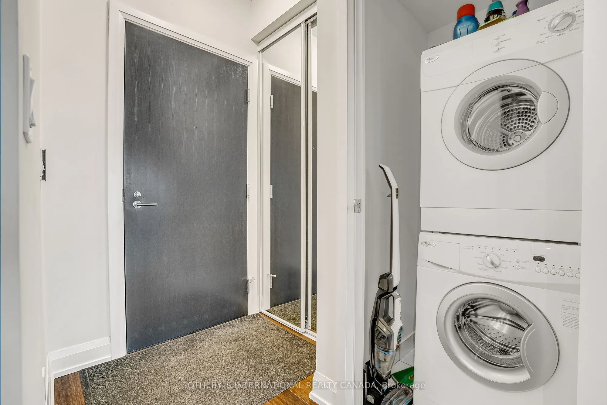 18 Graydon Hall Drive, #1404