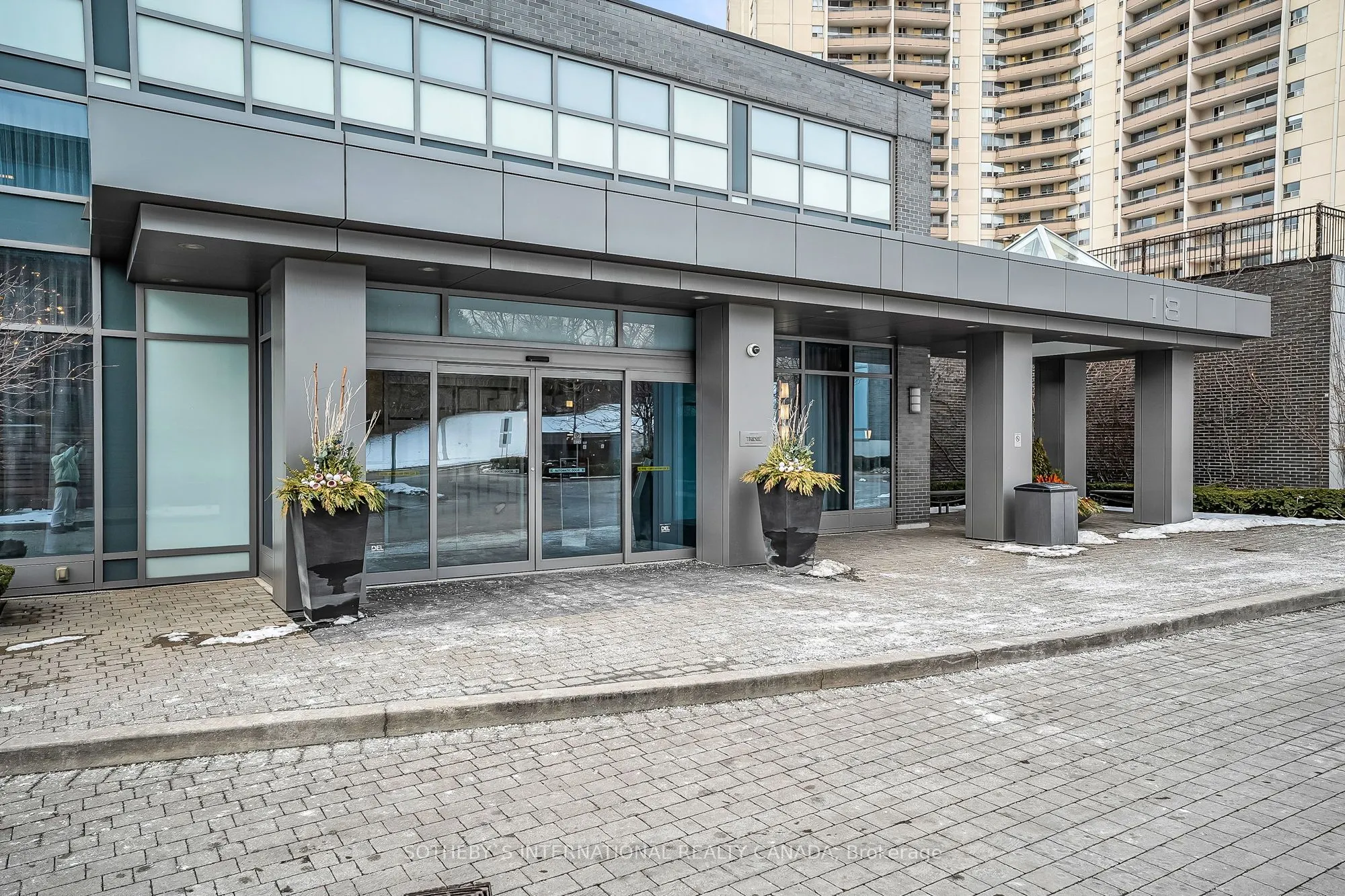 18 Graydon Hall Drive, #1404