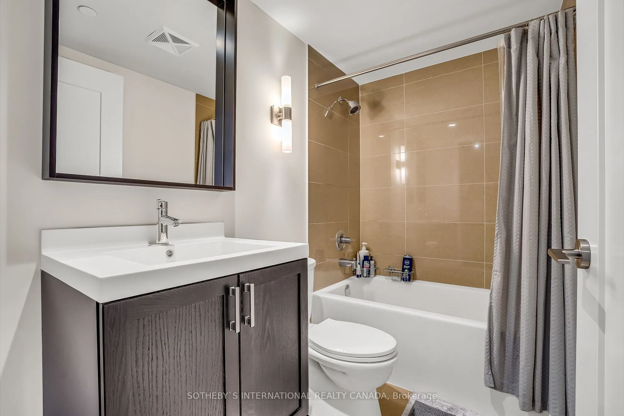 18 Graydon Hall Drive, #1404