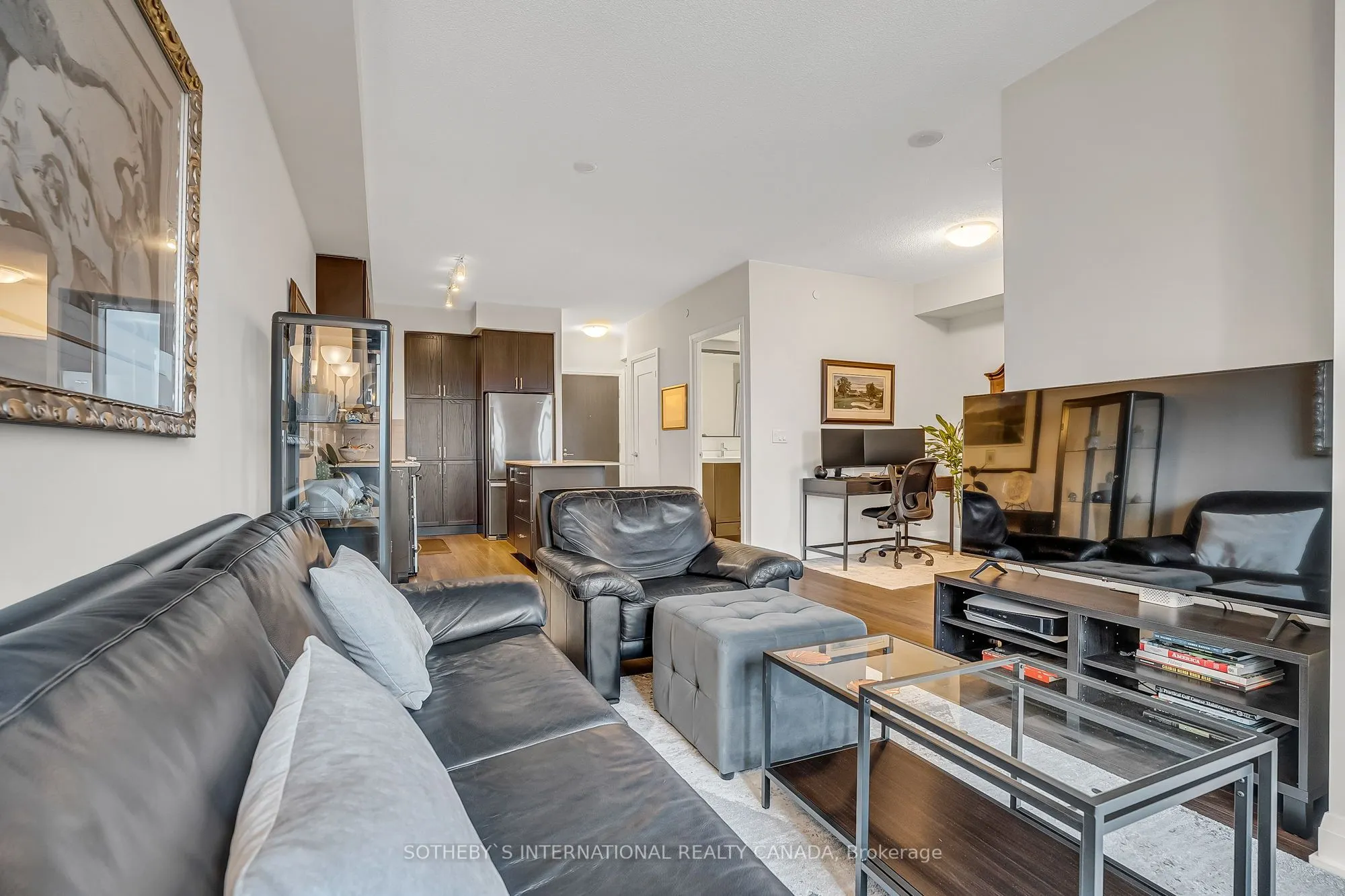 18 Graydon Hall Drive, #1404